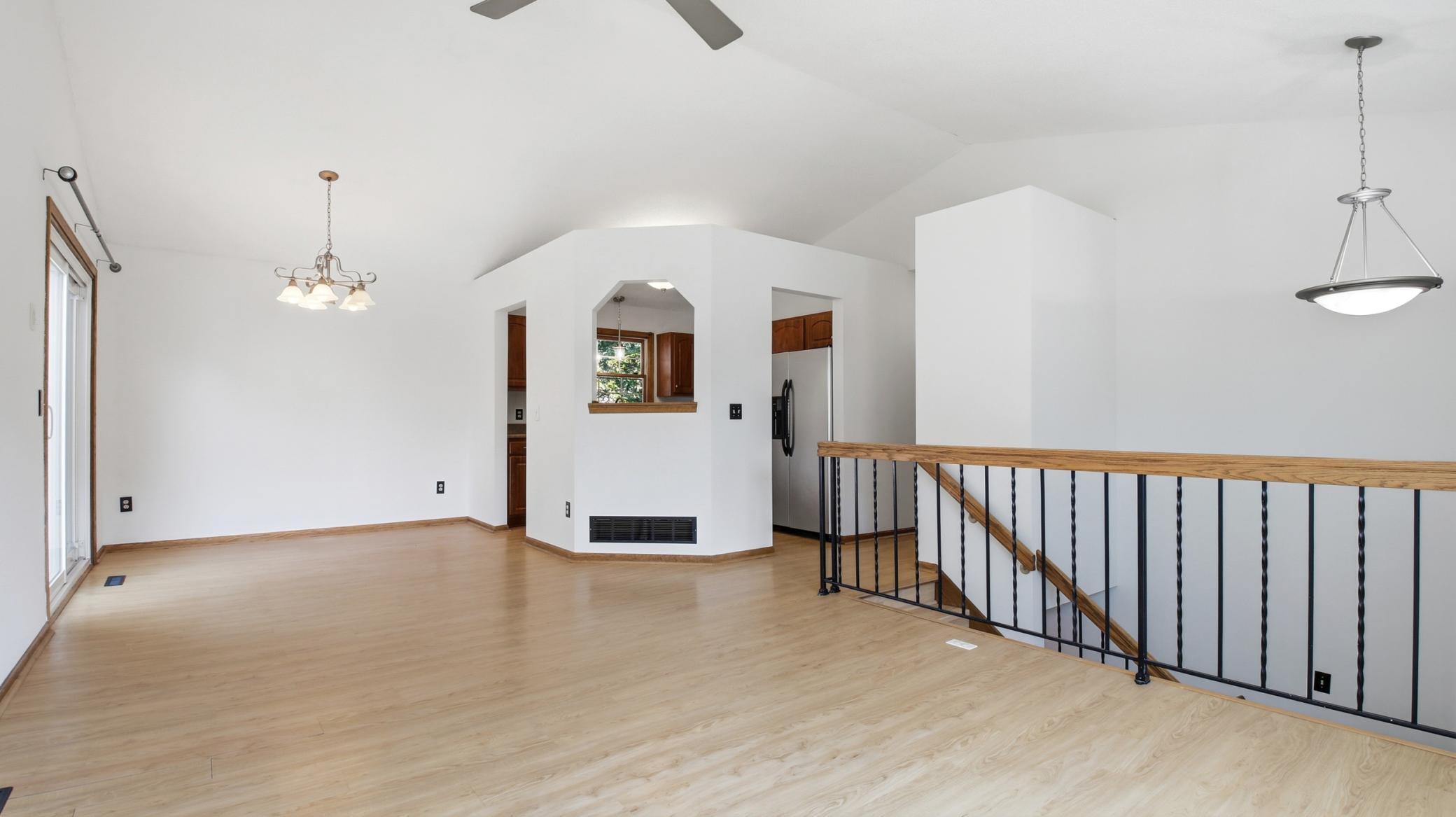 17604 Lorence Way Property Photo 6