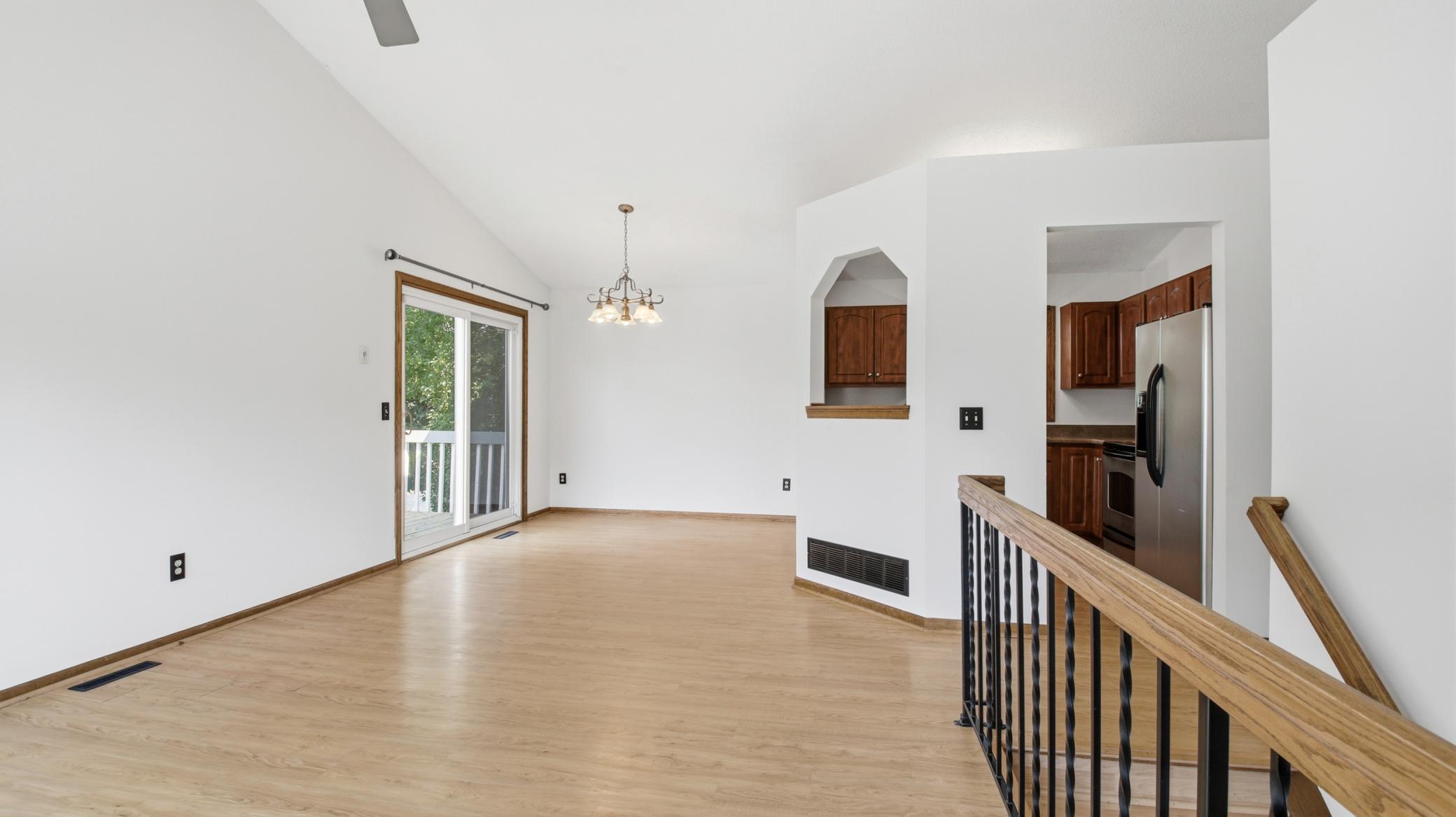 17604 Lorence Way Property Photo 7