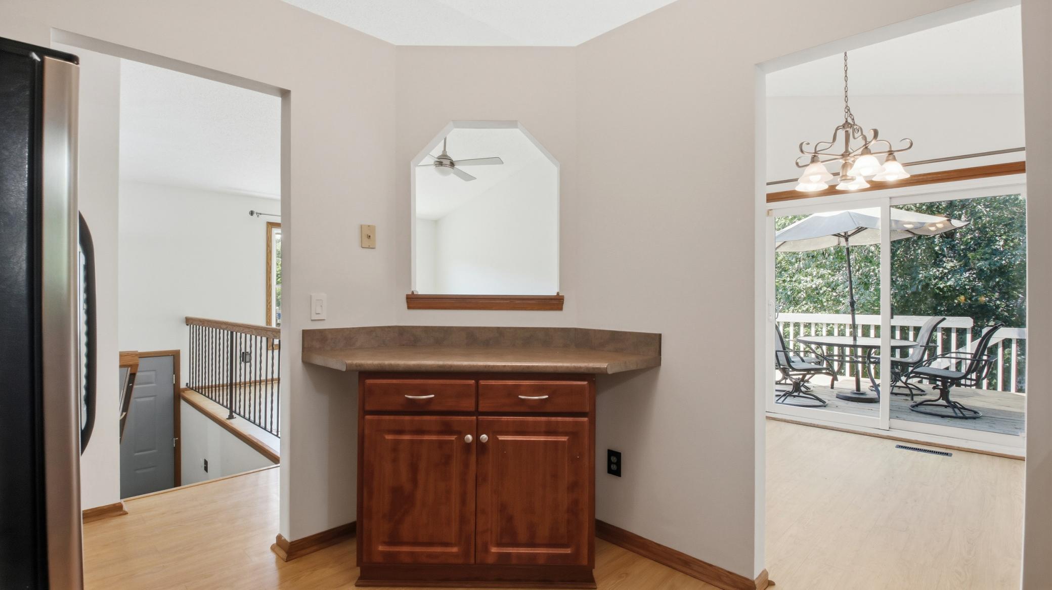 17604 Lorence Way Property Photo 11