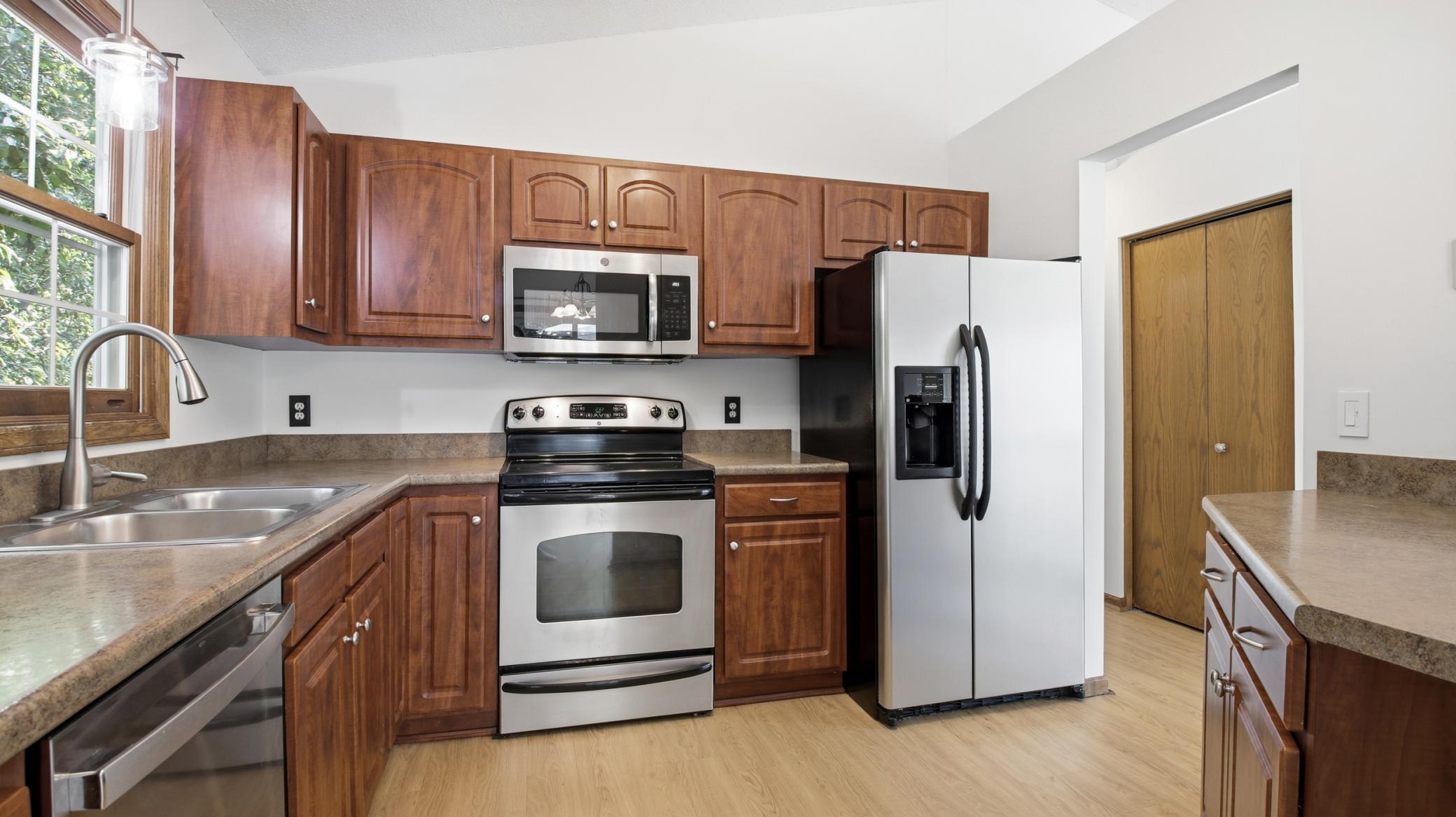 17604 Lorence Way Property Photo 12