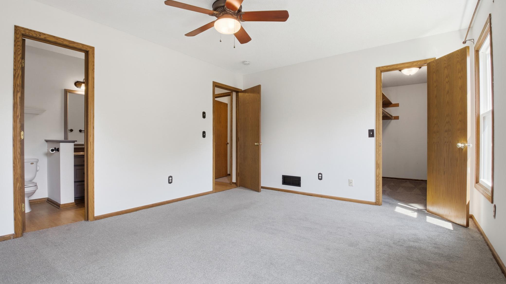 17604 Lorence Way Property Photo 14