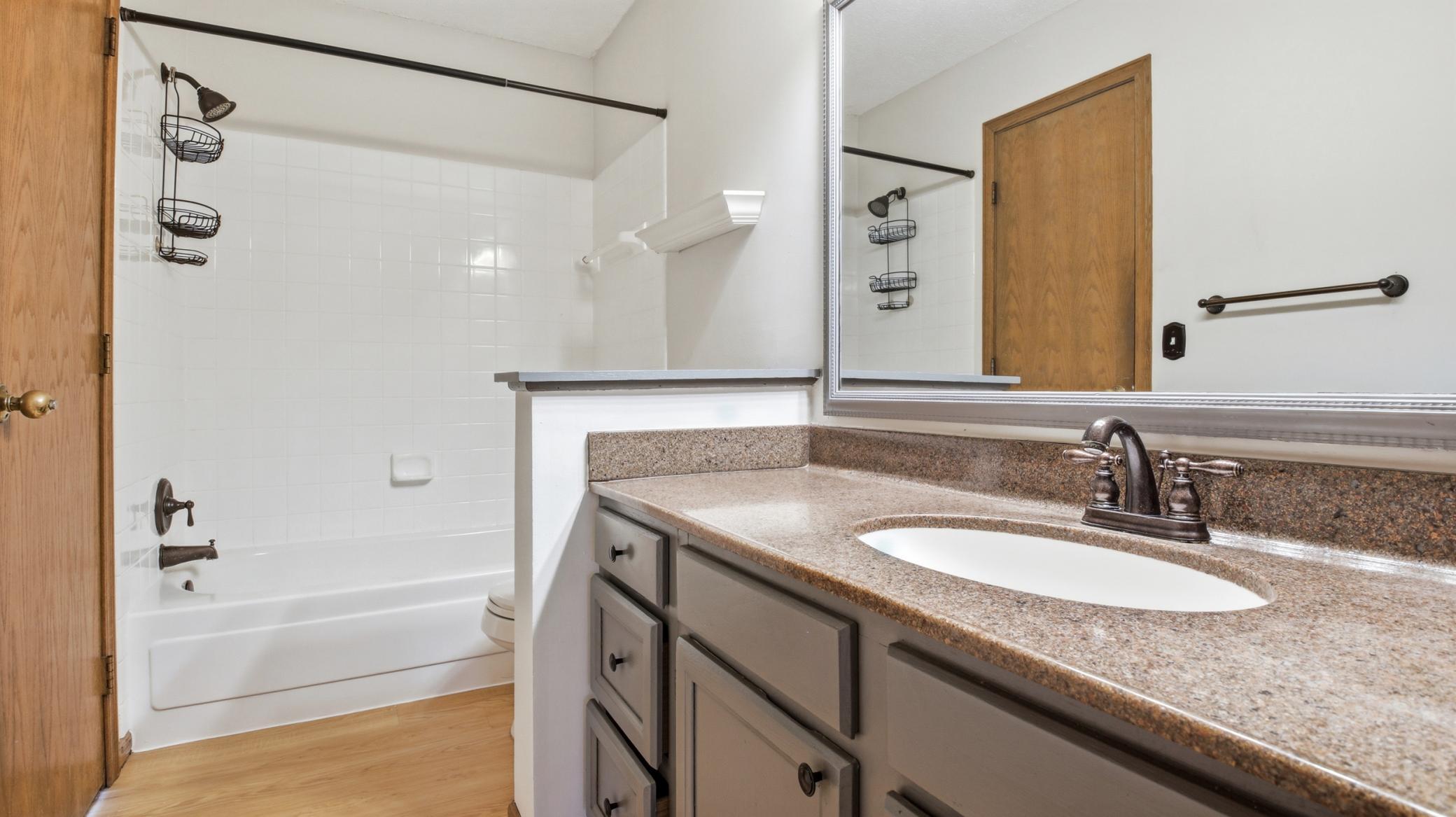 17604 Lorence Way Property Photo 16