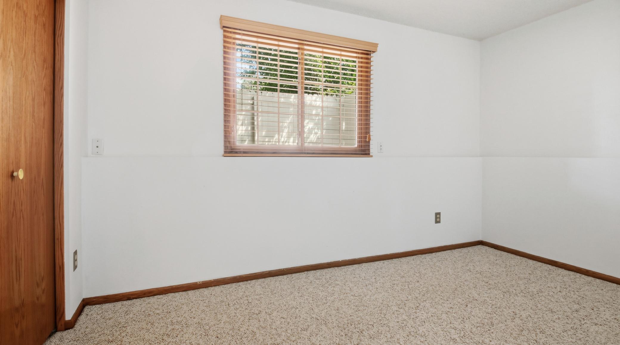 17604 Lorence Way Property Photo 18