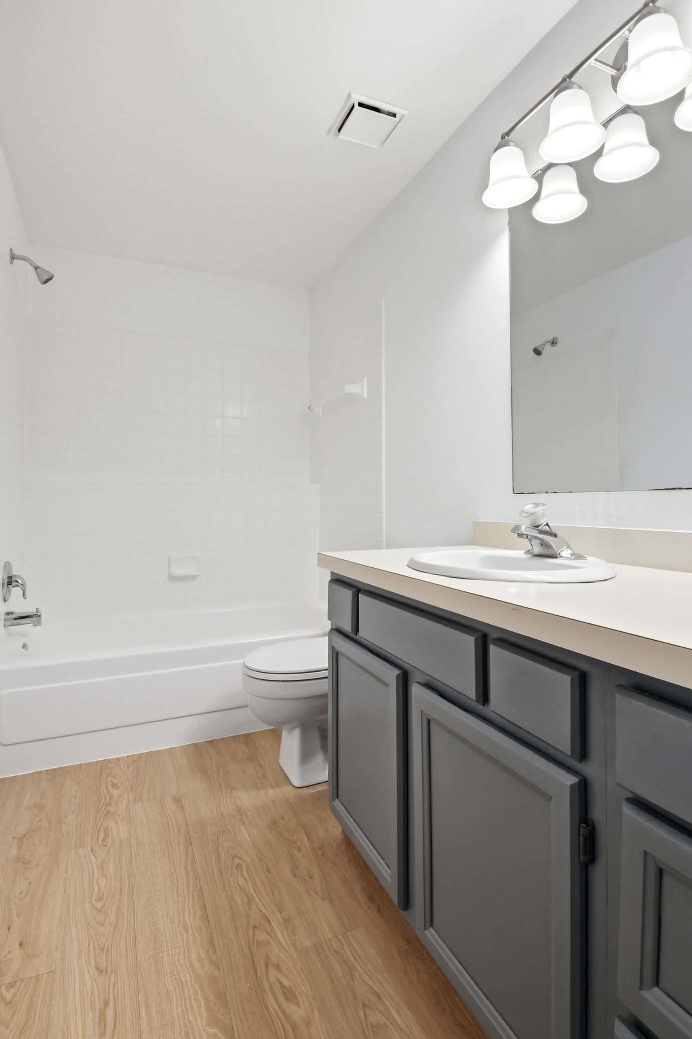 17604 Lorence Way Property Photo 27