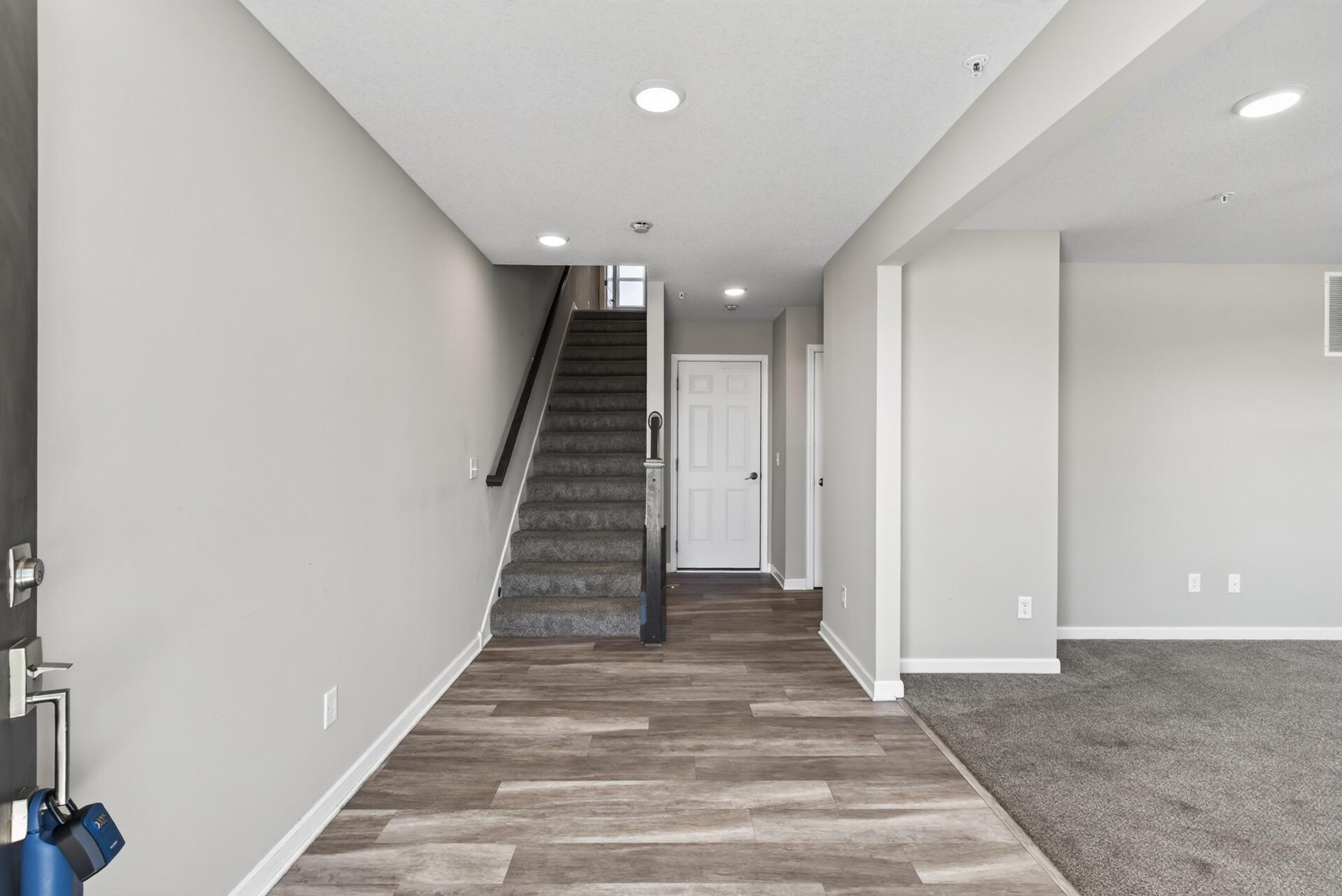 2531 Paddock Path Property Photo 4