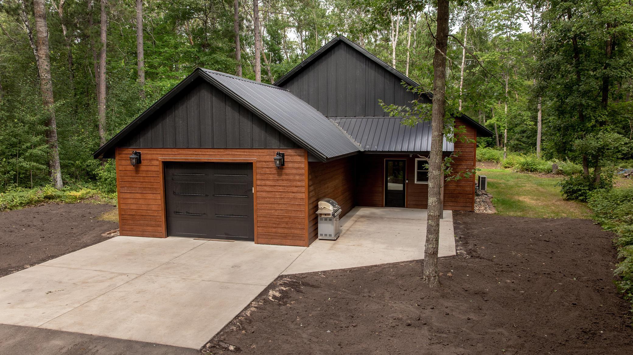 9598 Ossawinnamakee Road Property Photo 1