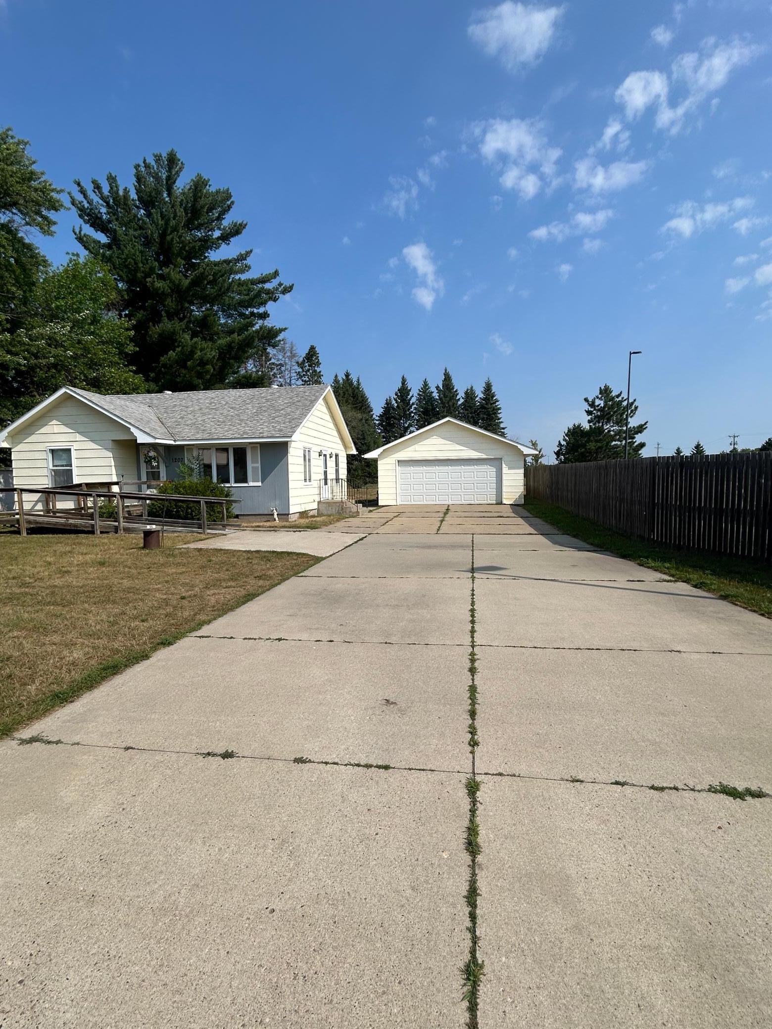 1207 1st Street E Property Photo 30
