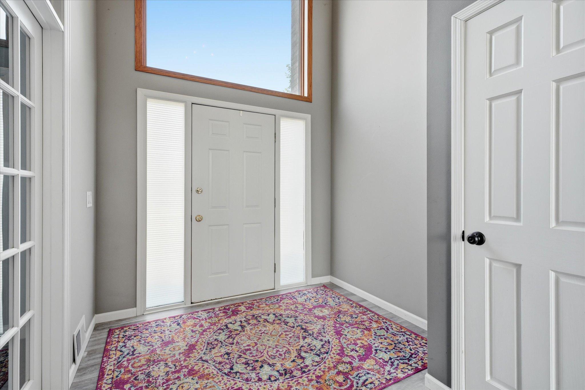18043 Gladstone Boulevard N Property Photo 9