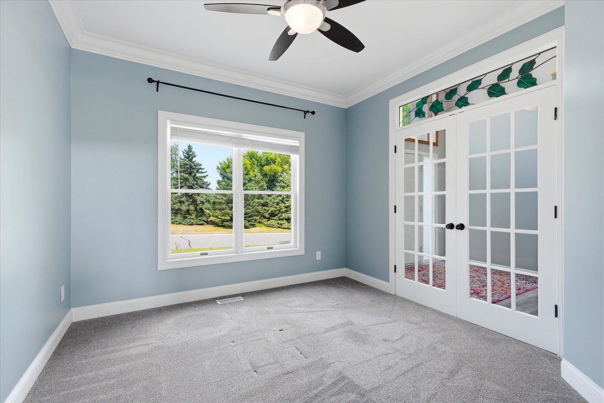 18043 Gladstone Boulevard N Property Photo 12