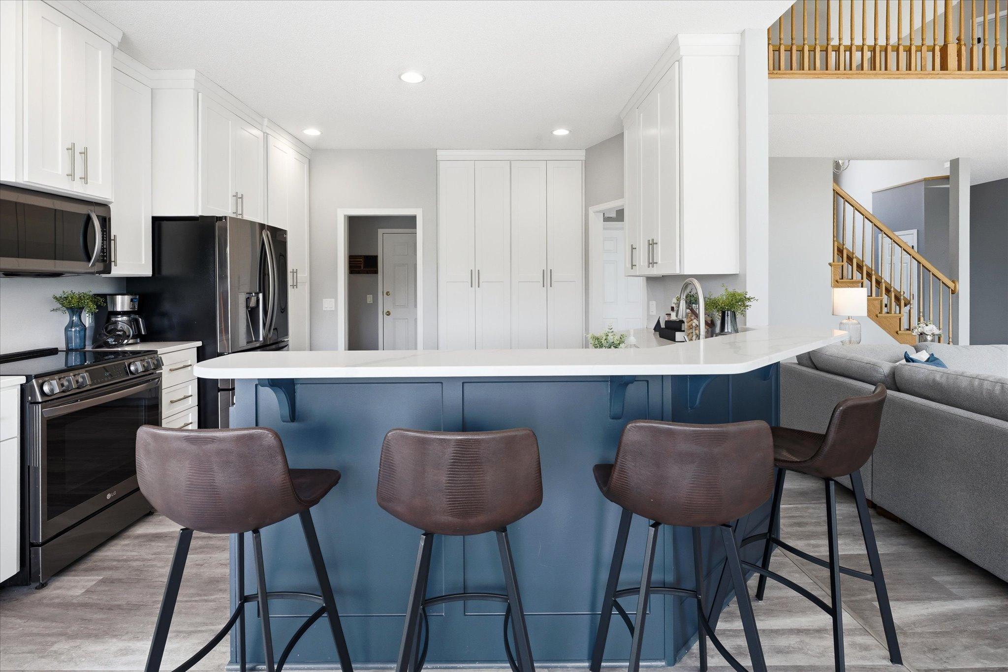 18043 Gladstone Boulevard N Property Photo 24