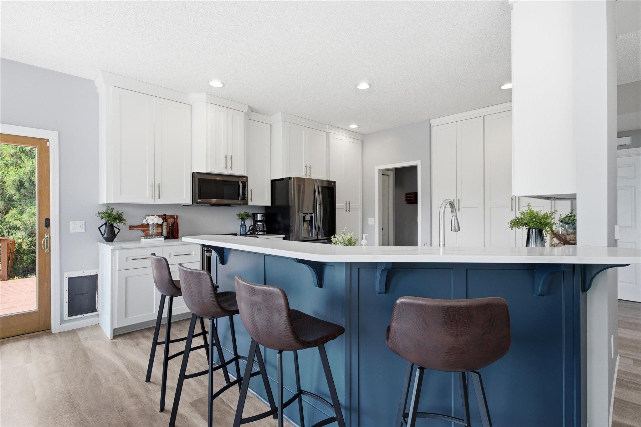 18043 Gladstone Boulevard N Property Photo 25