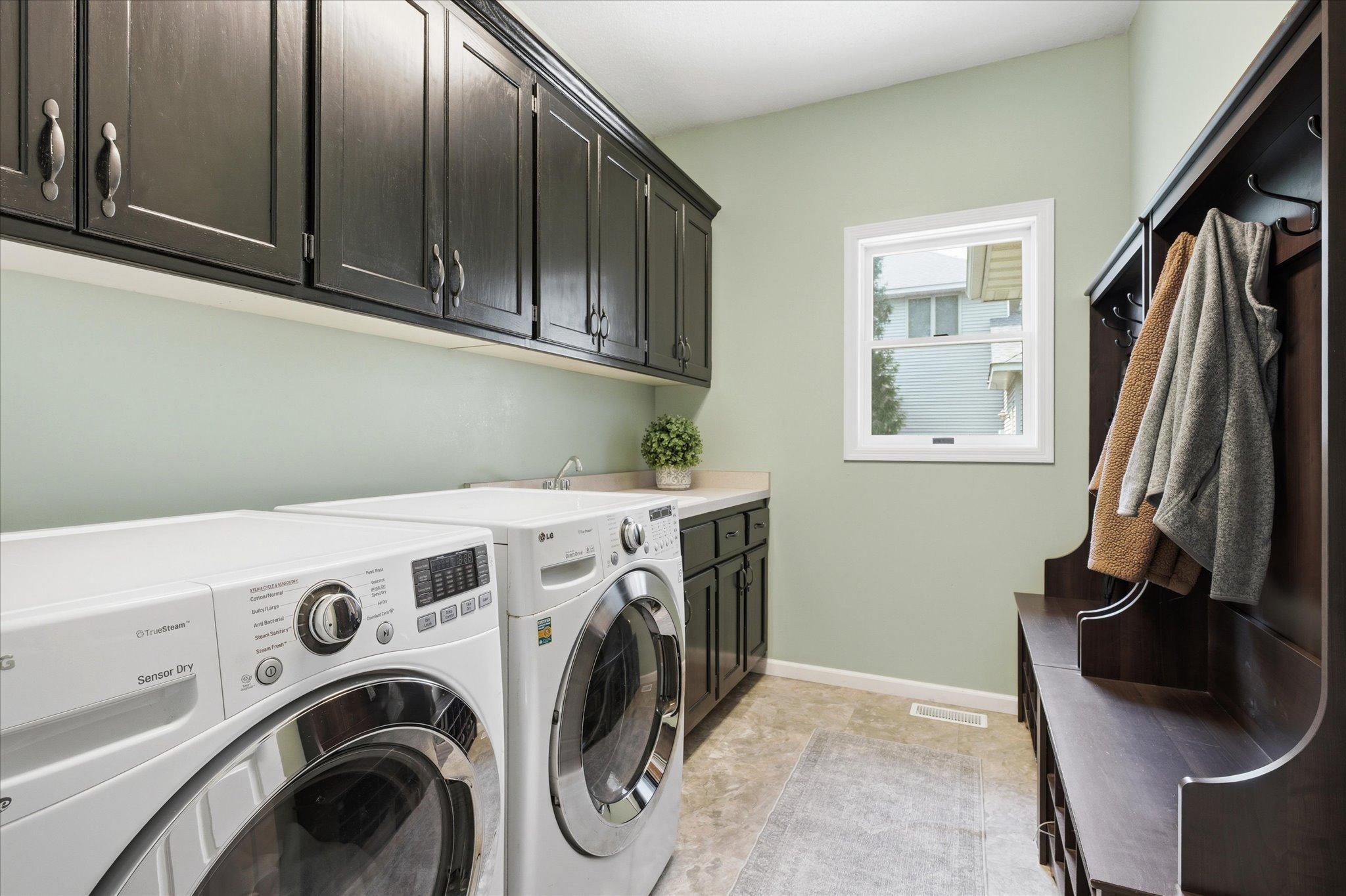 18043 Gladstone Boulevard N Property Photo 29