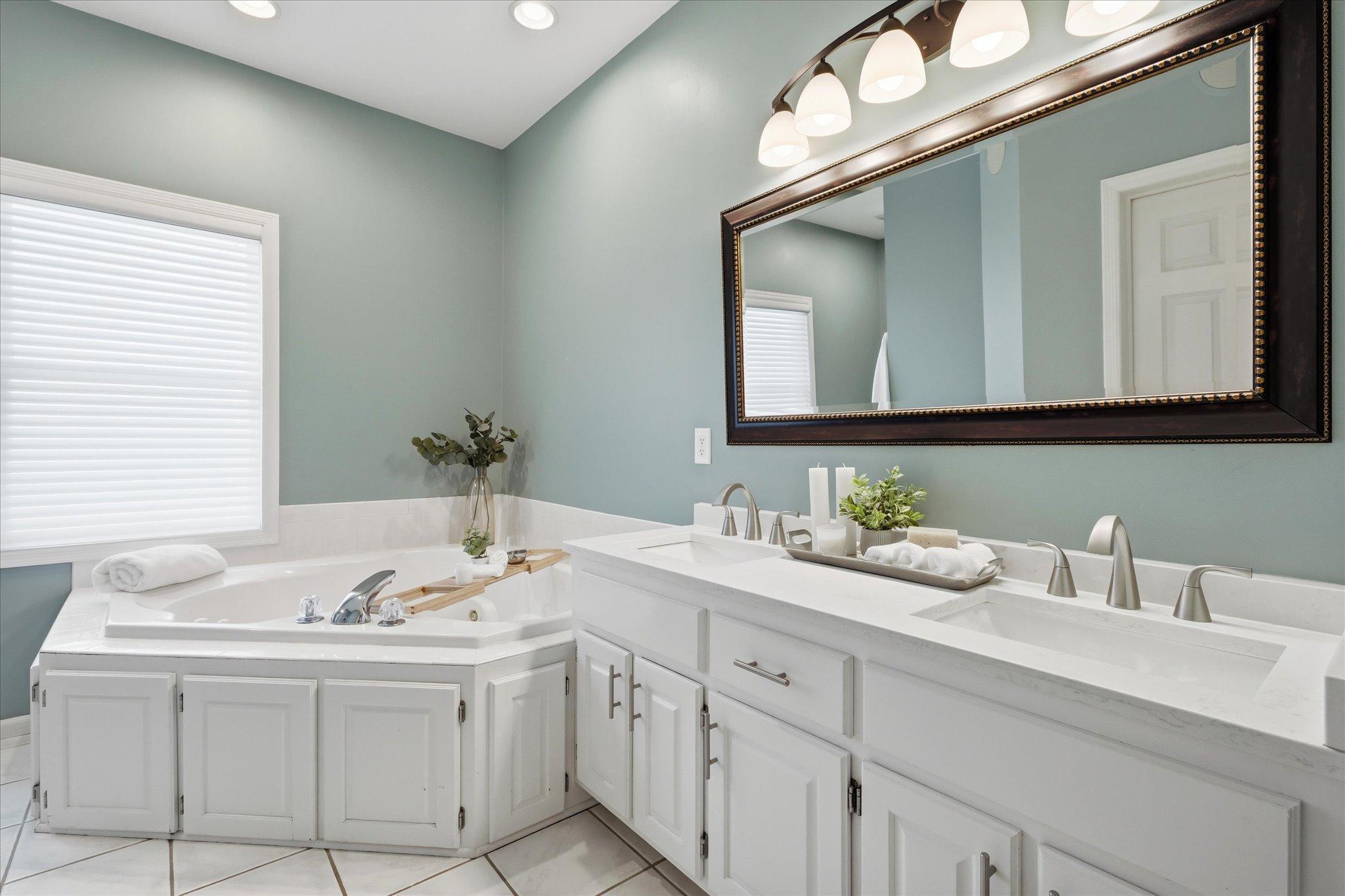 18043 Gladstone Boulevard N Property Photo 33