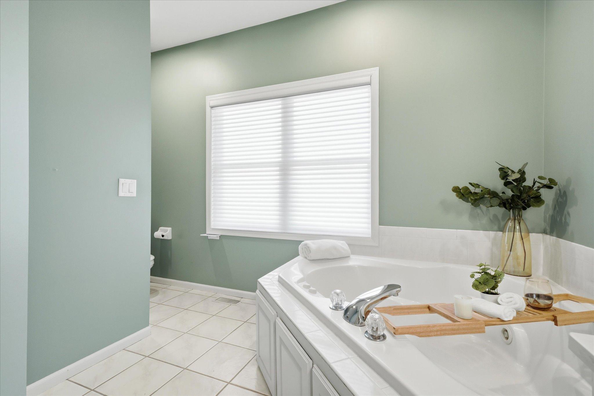 18043 Gladstone Boulevard N Property Photo 34