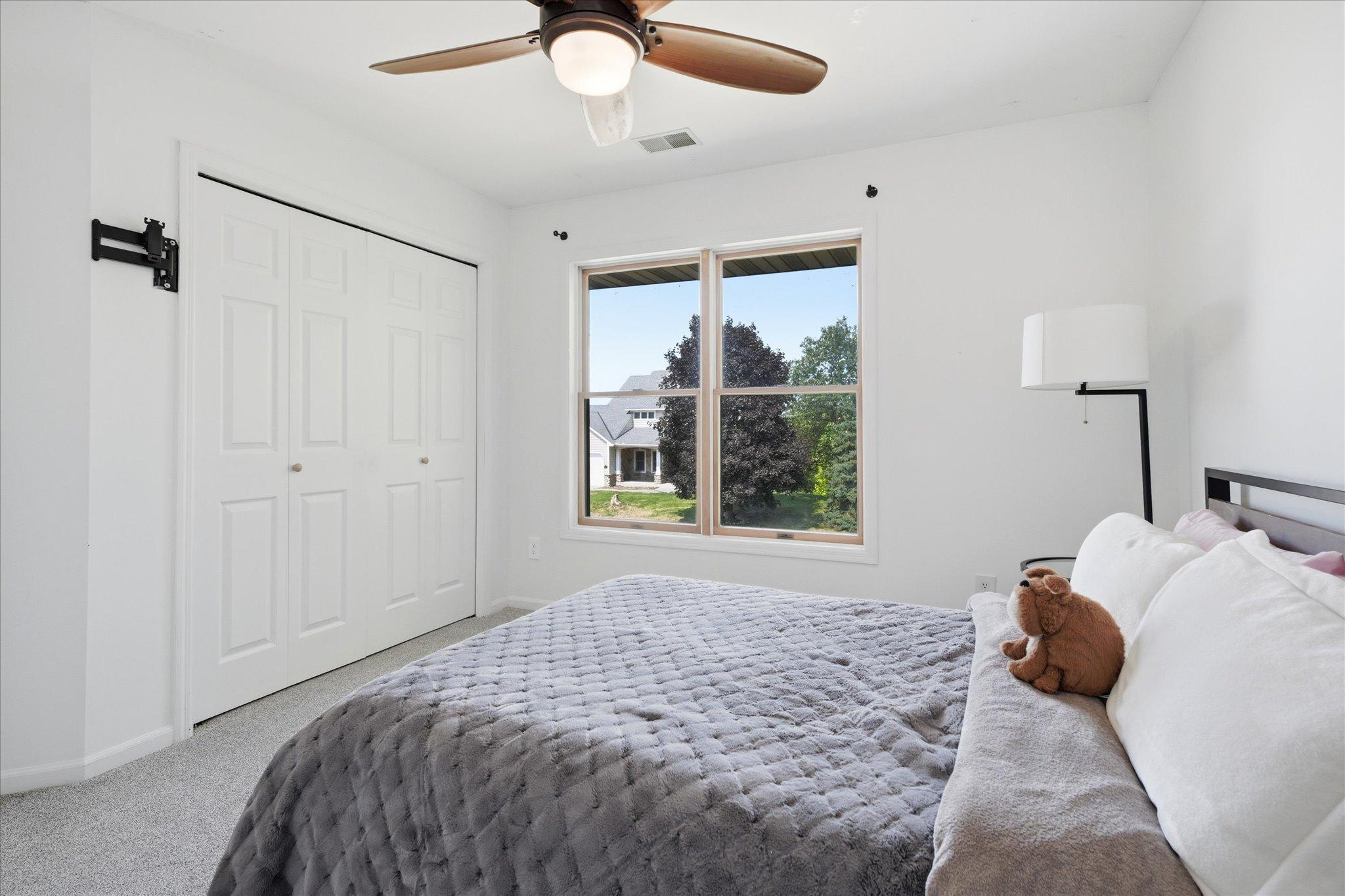 18043 Gladstone Boulevard N Property Photo 42
