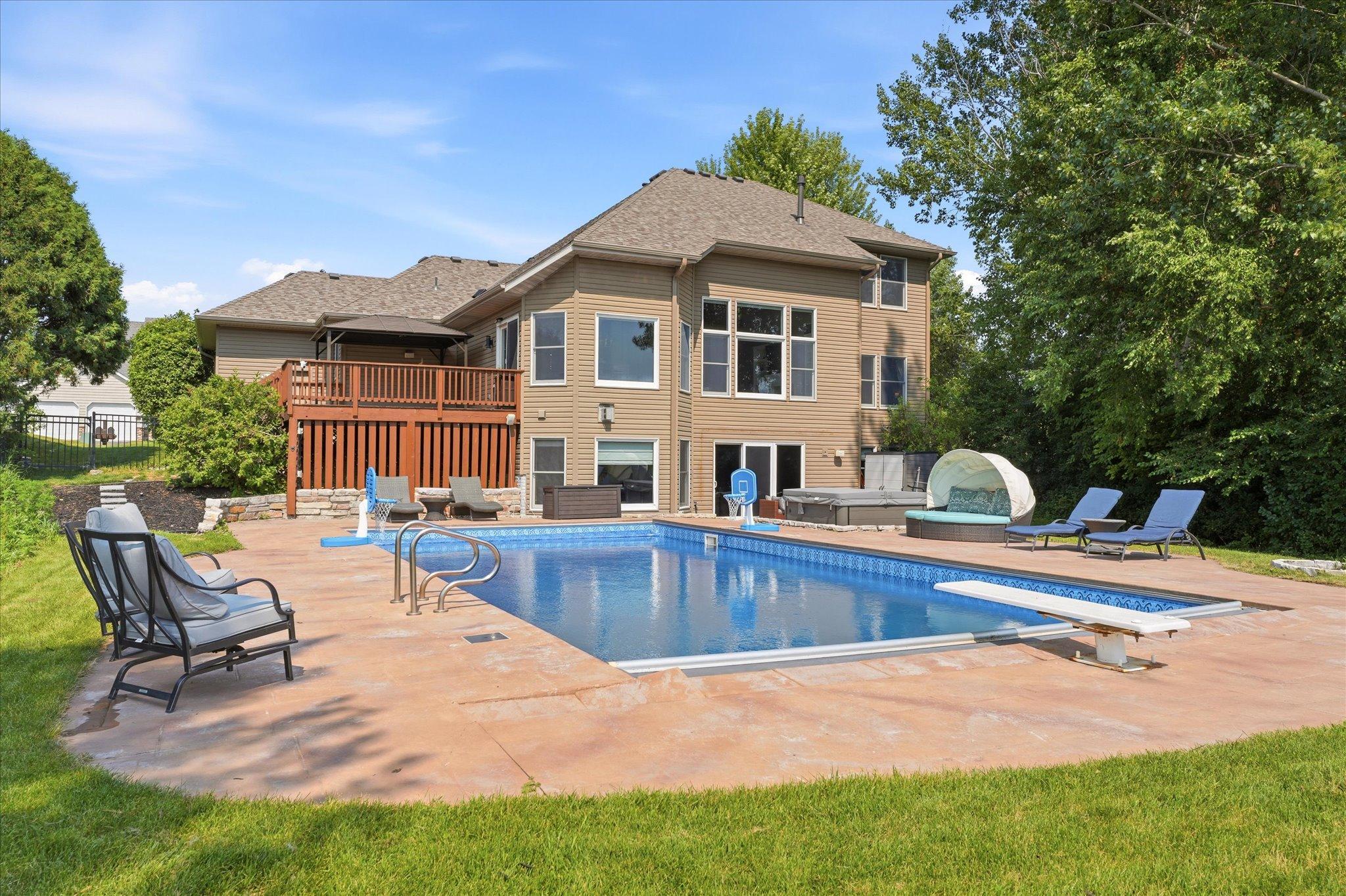 18043 Gladstone Boulevard N Property Photo 65