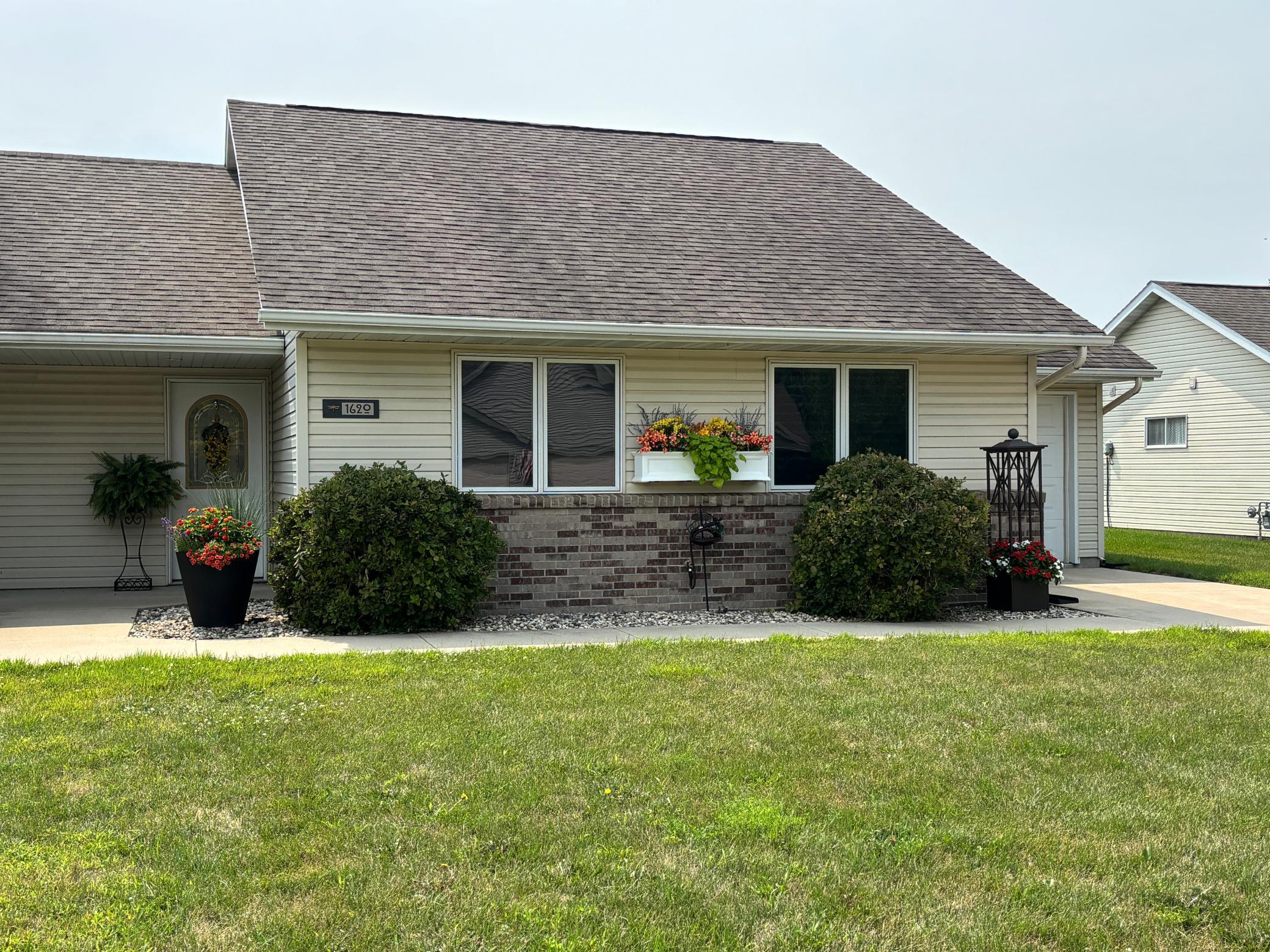 1620 Blue Jay Boulevard