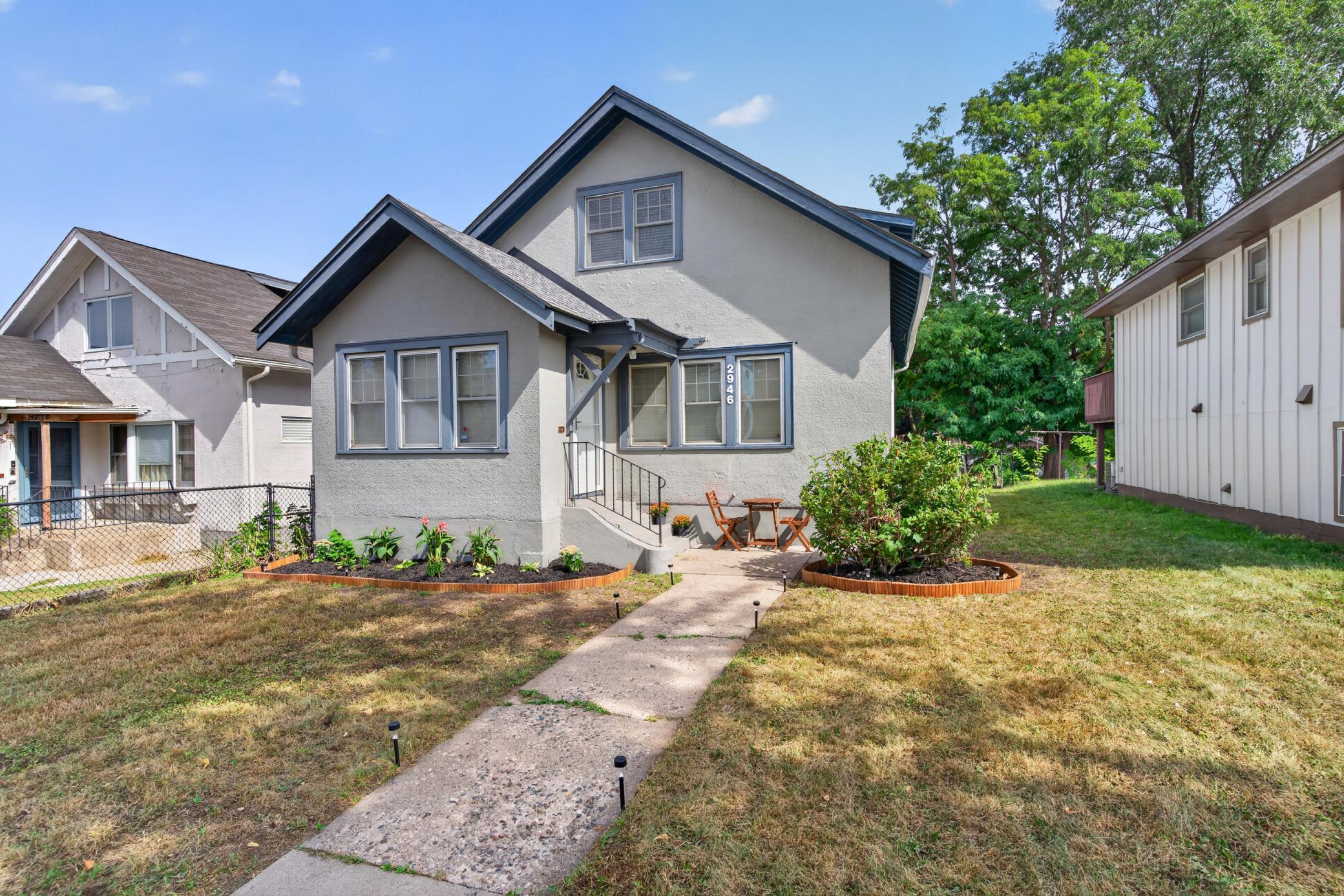 2946 Vincent Avenue N Property Photo 1