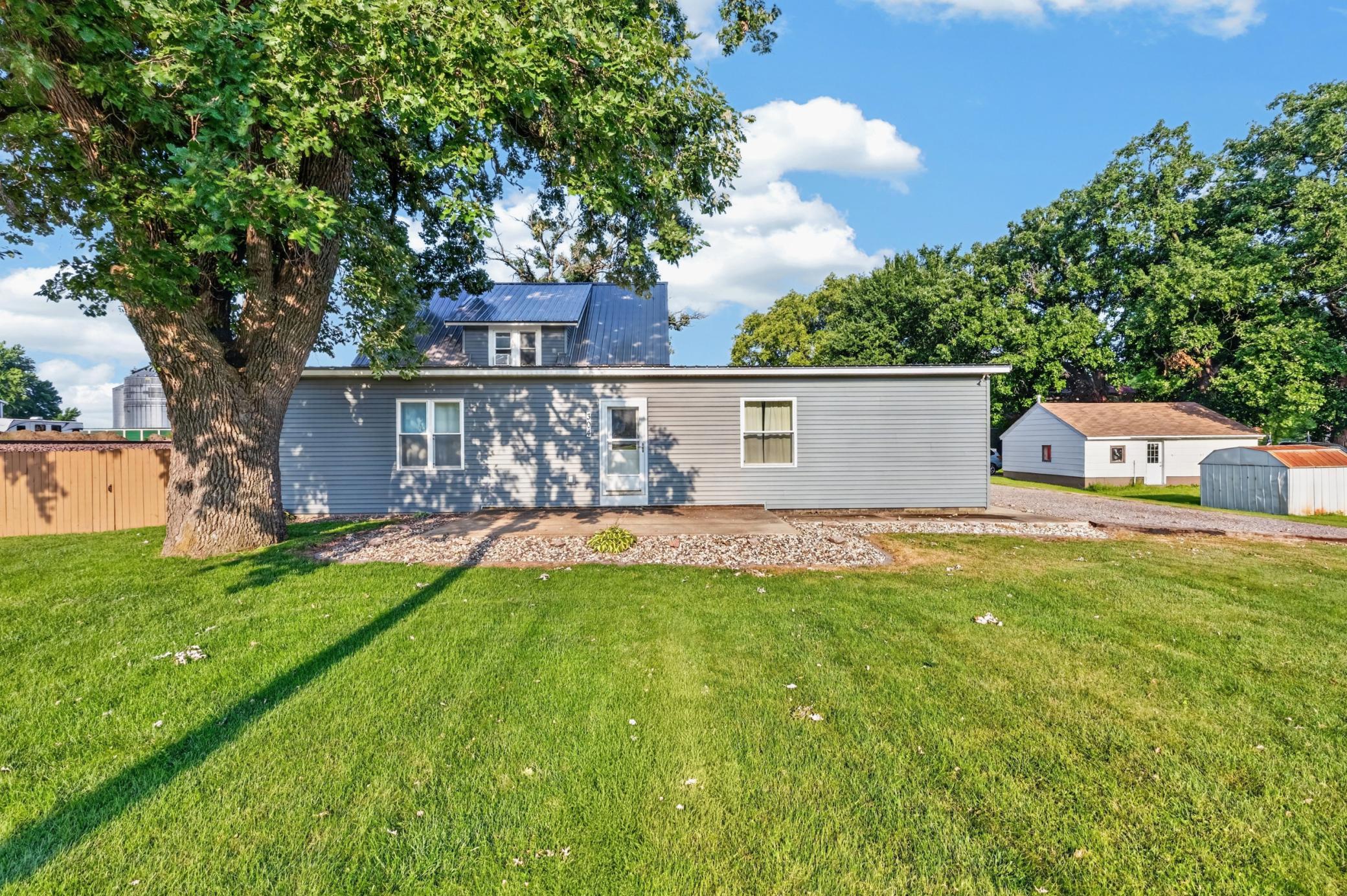 304 5th Avenue N Property Photo 1