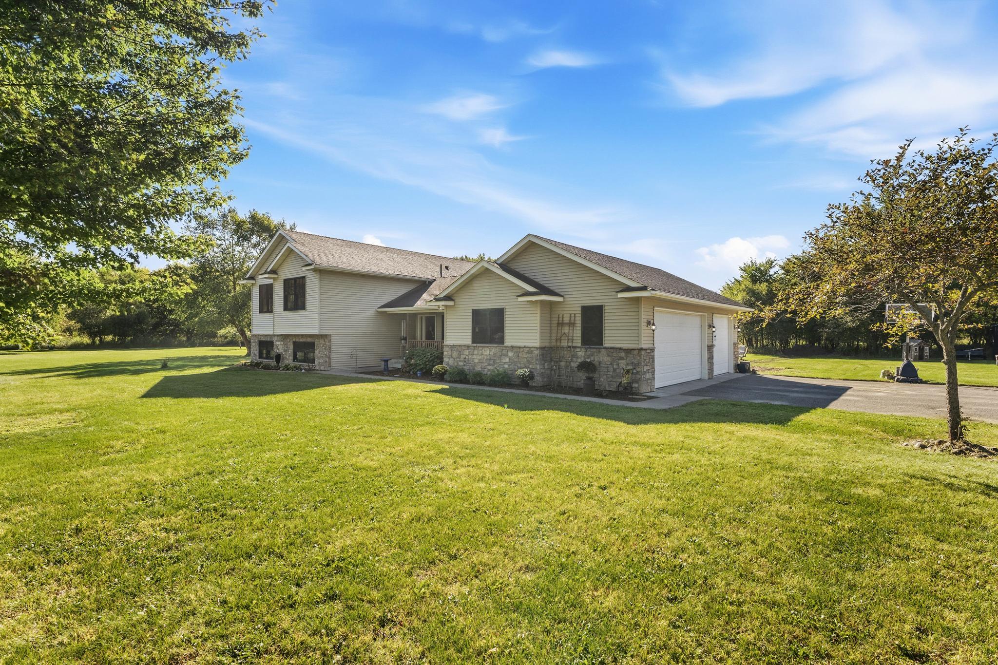 15977 345th Street Property Photo 2