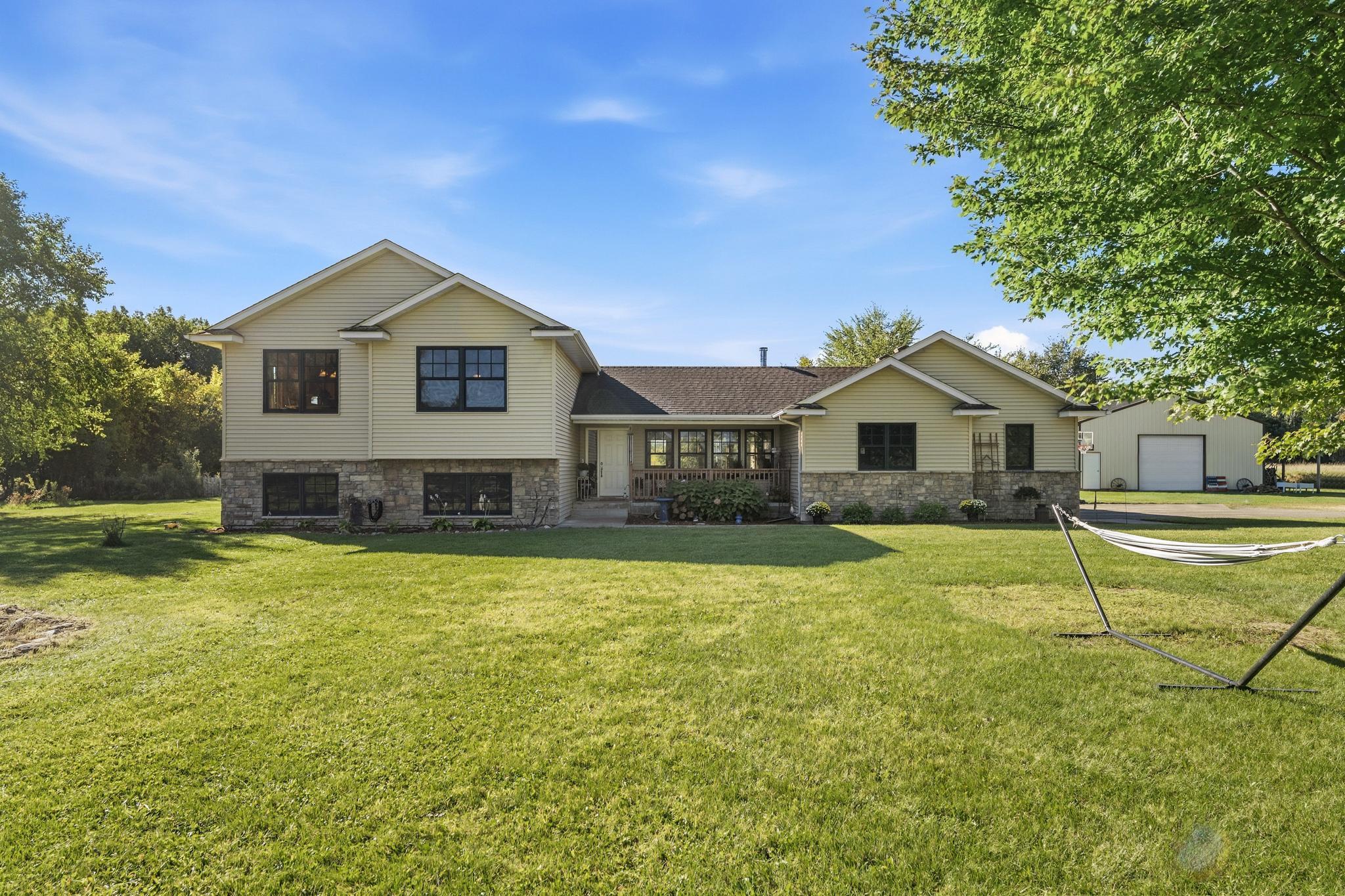 15977 345th Street Property Photo 4