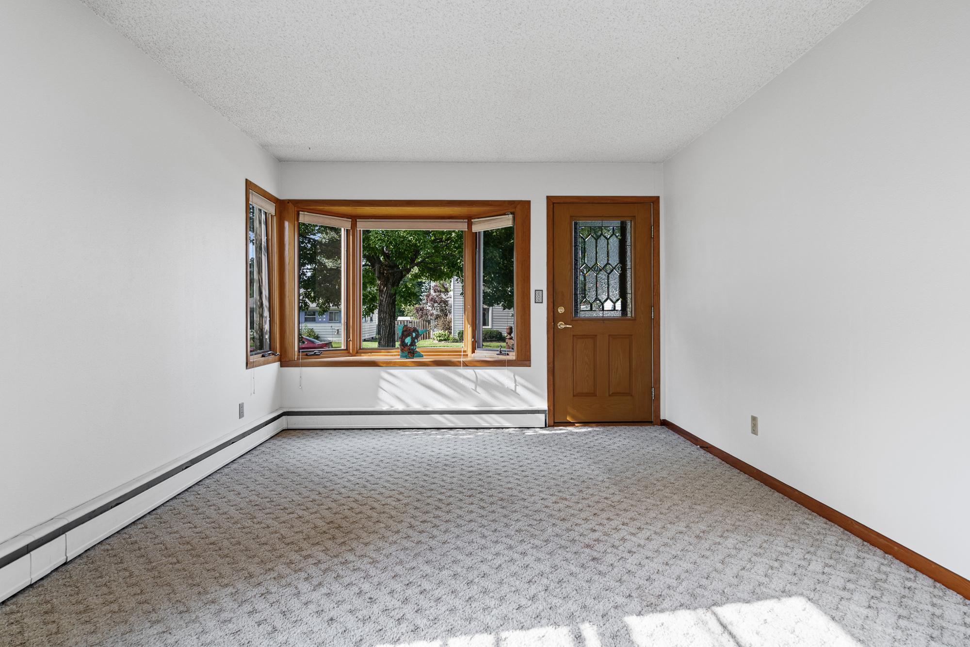 423 S 1st Street Property Photo 6