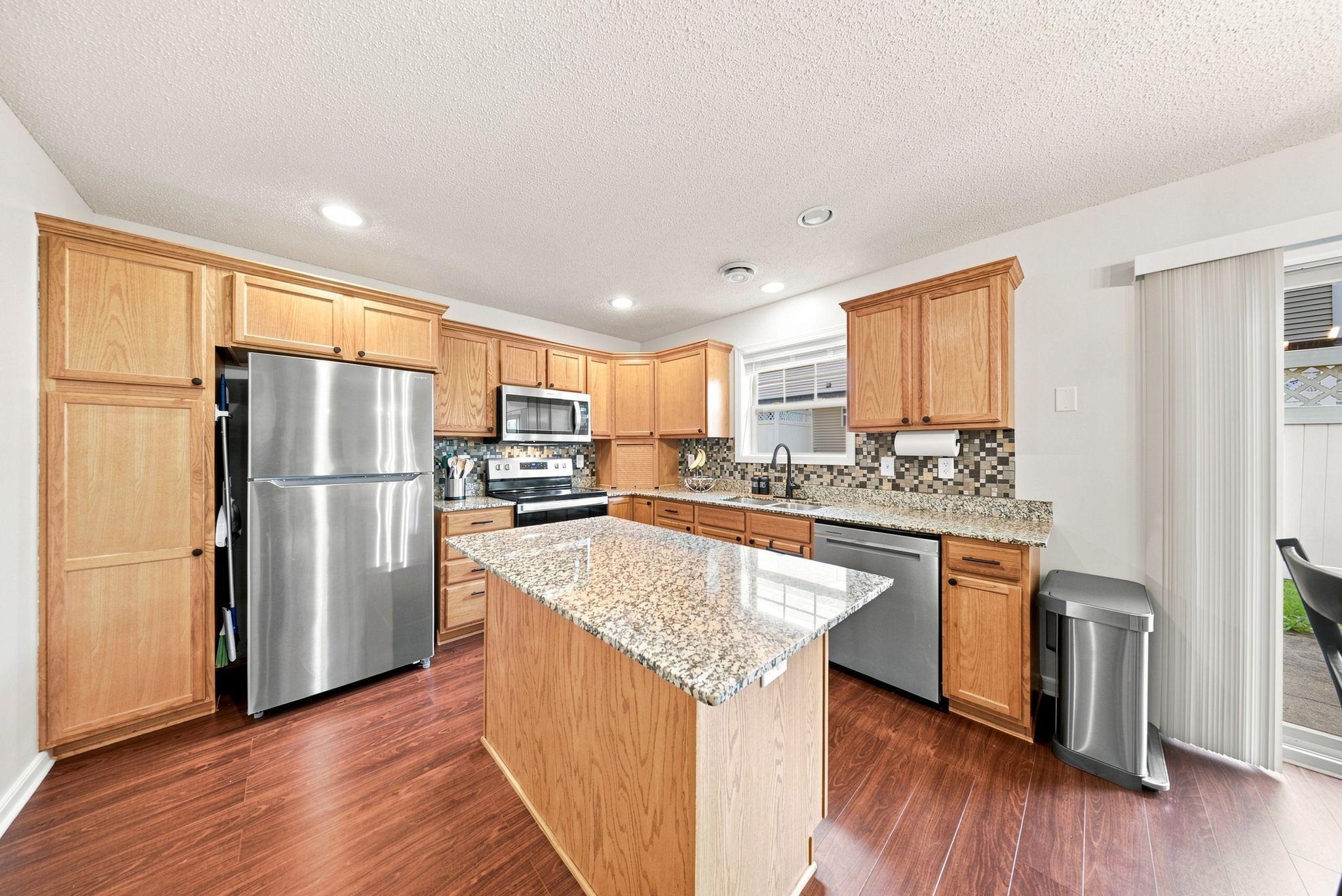 300 Cedar Street 12 Property Photo 6