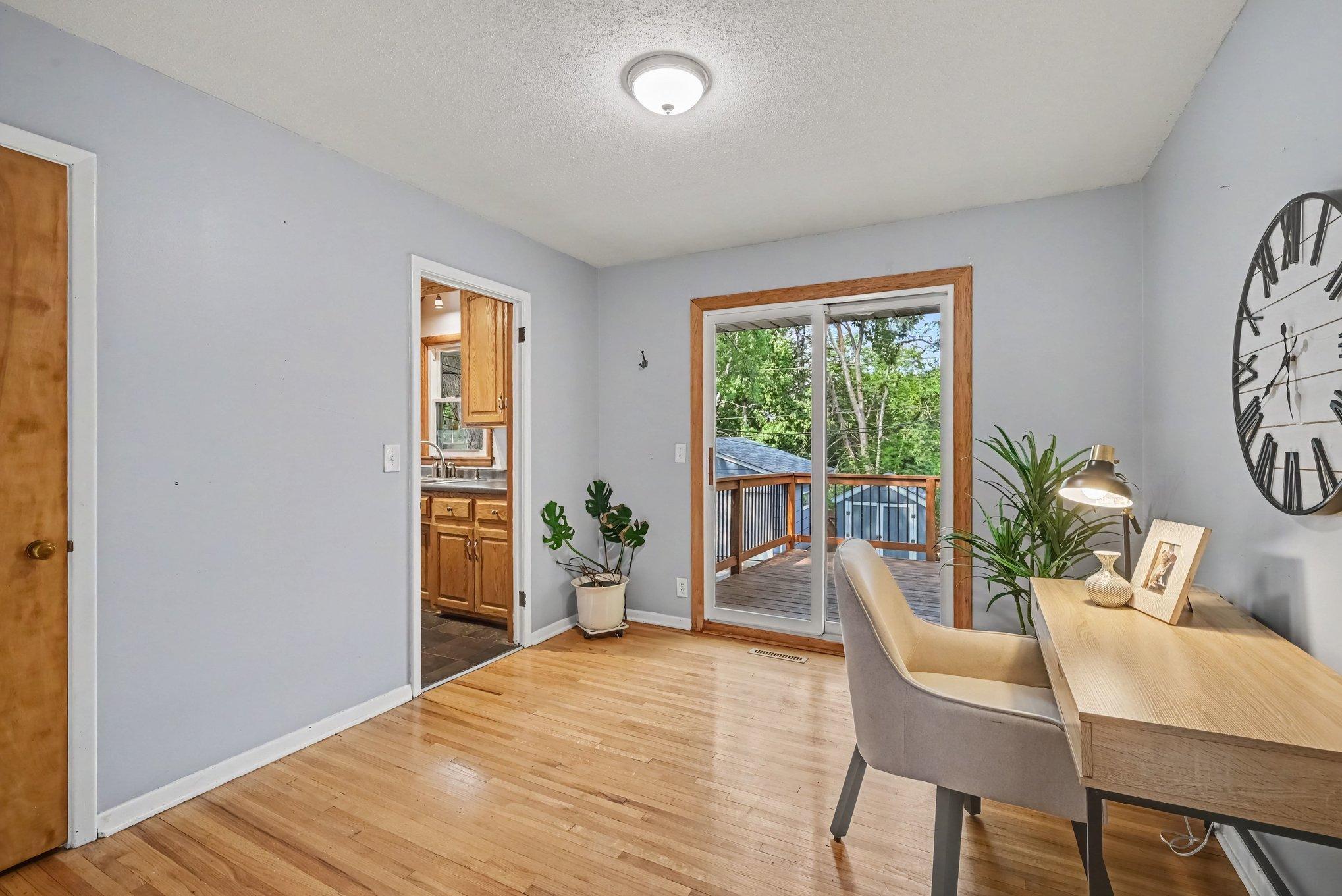 2733 Parkview Boulevard Property Photo 7