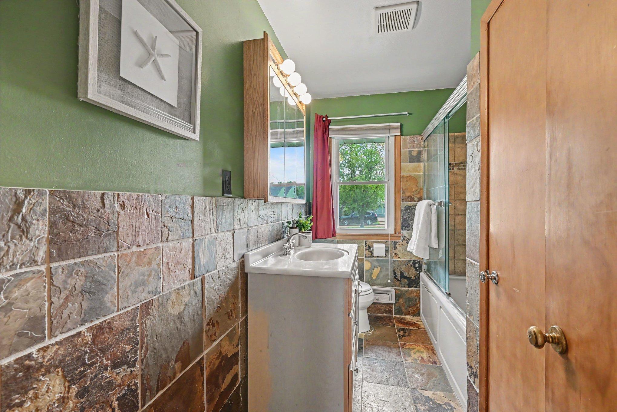 2733 Parkview Boulevard Property Photo 10