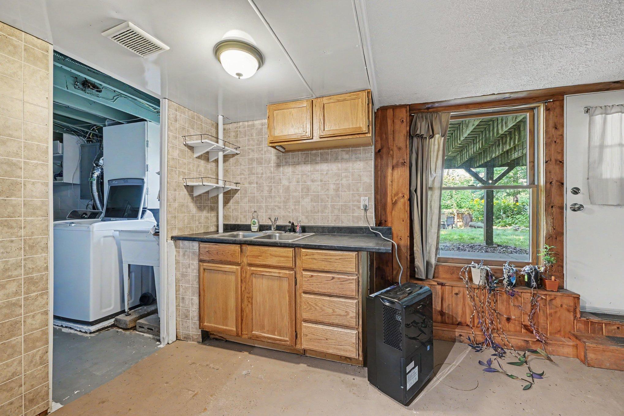 2733 Parkview Boulevard Property Photo 13