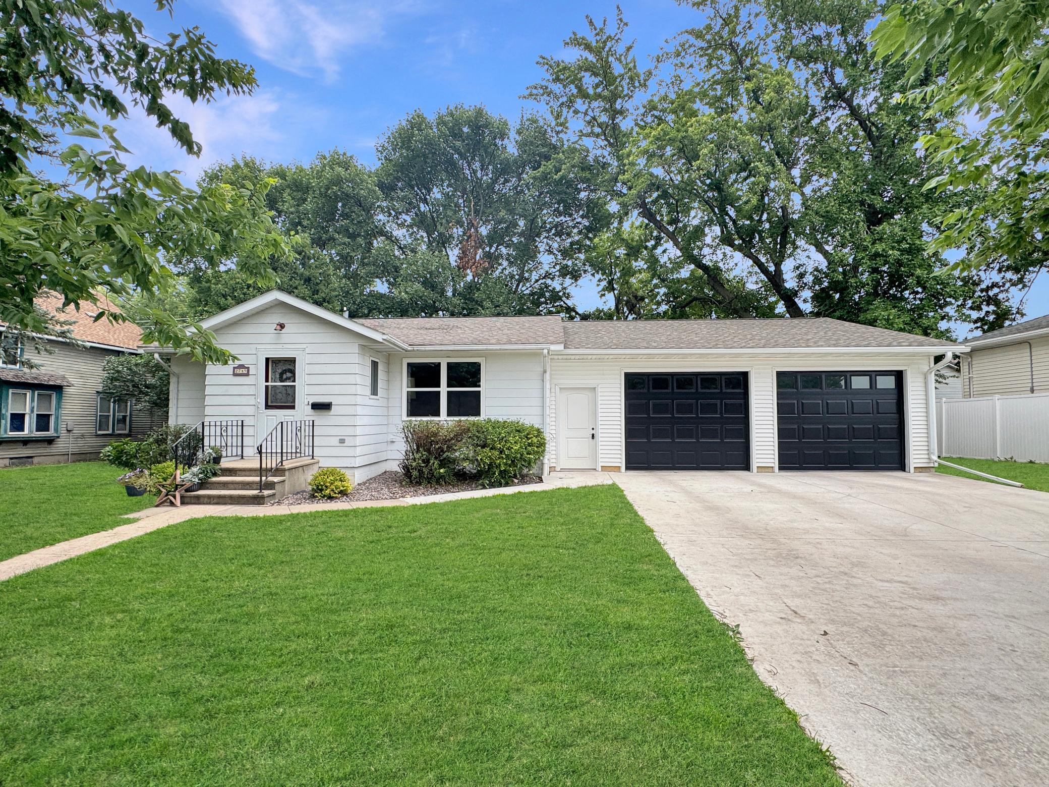 2749 Juniper Avenue Property Photo 1