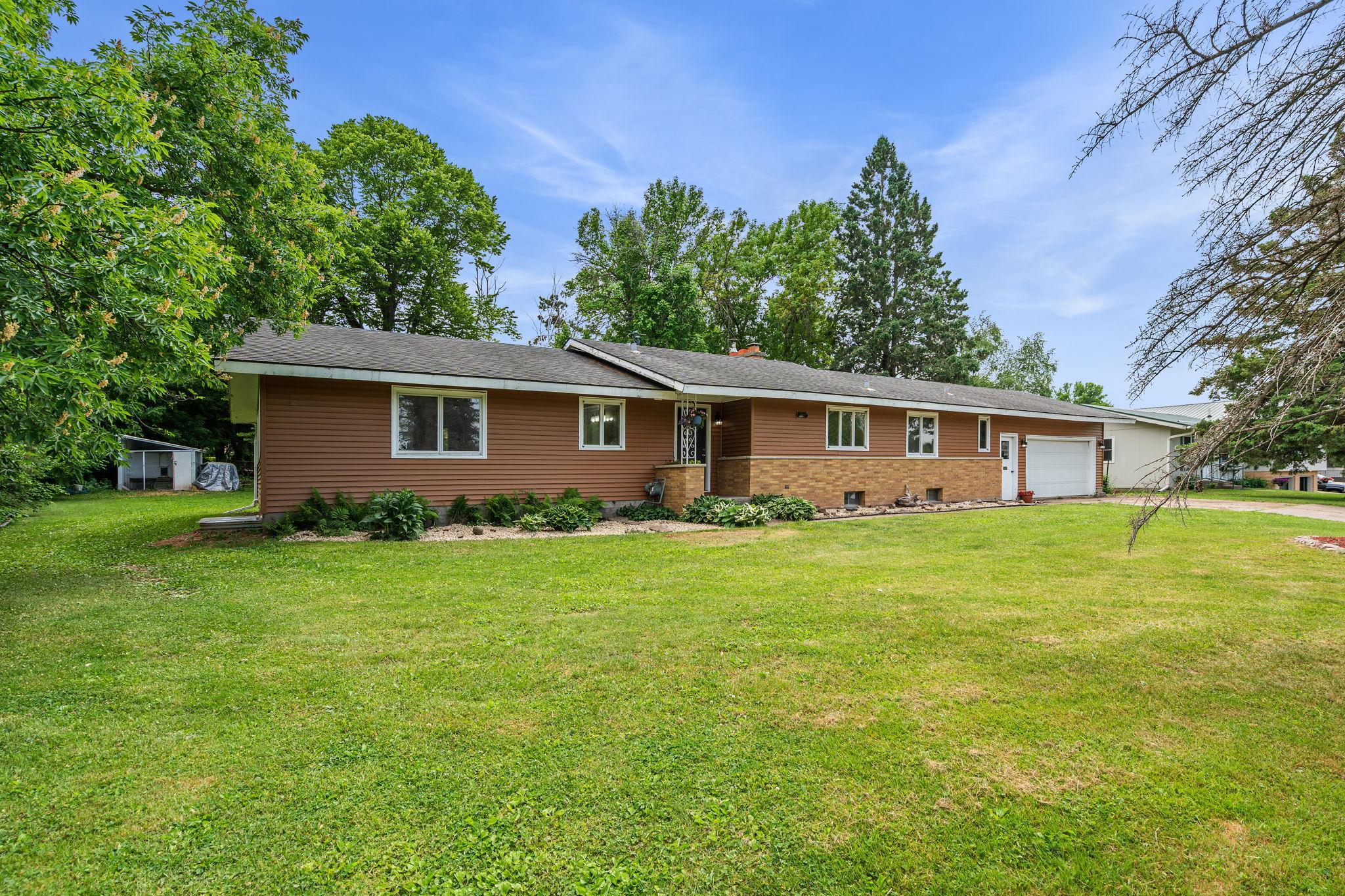 628 E Wisconsin Avenue Property Photo 1