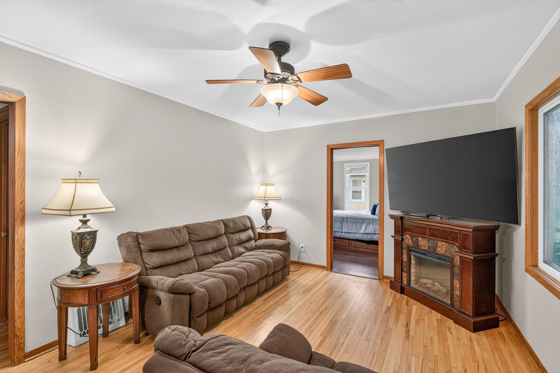 413 3rd Avenue E Property Photo 2