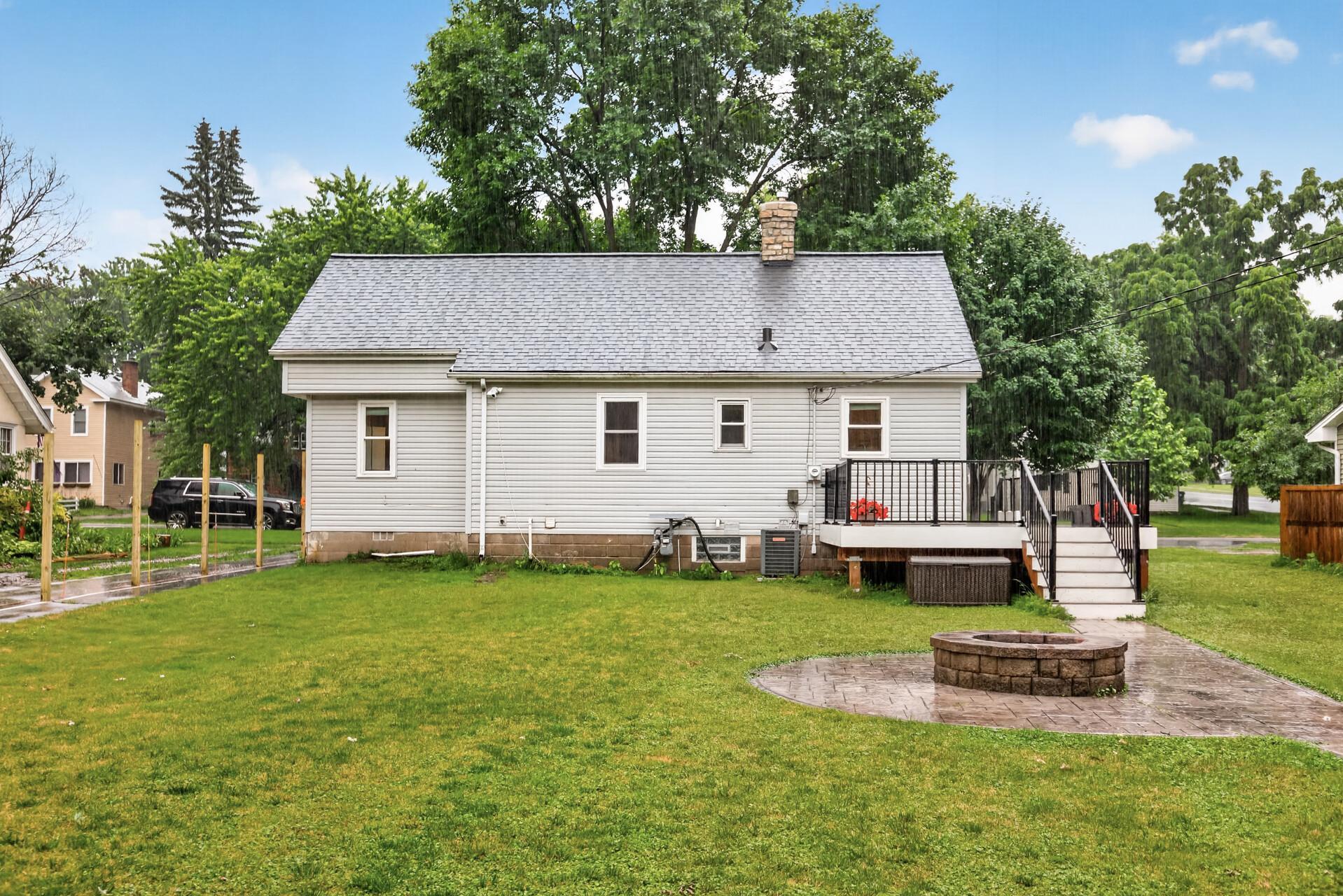 413 3rd Avenue E Property Photo 23