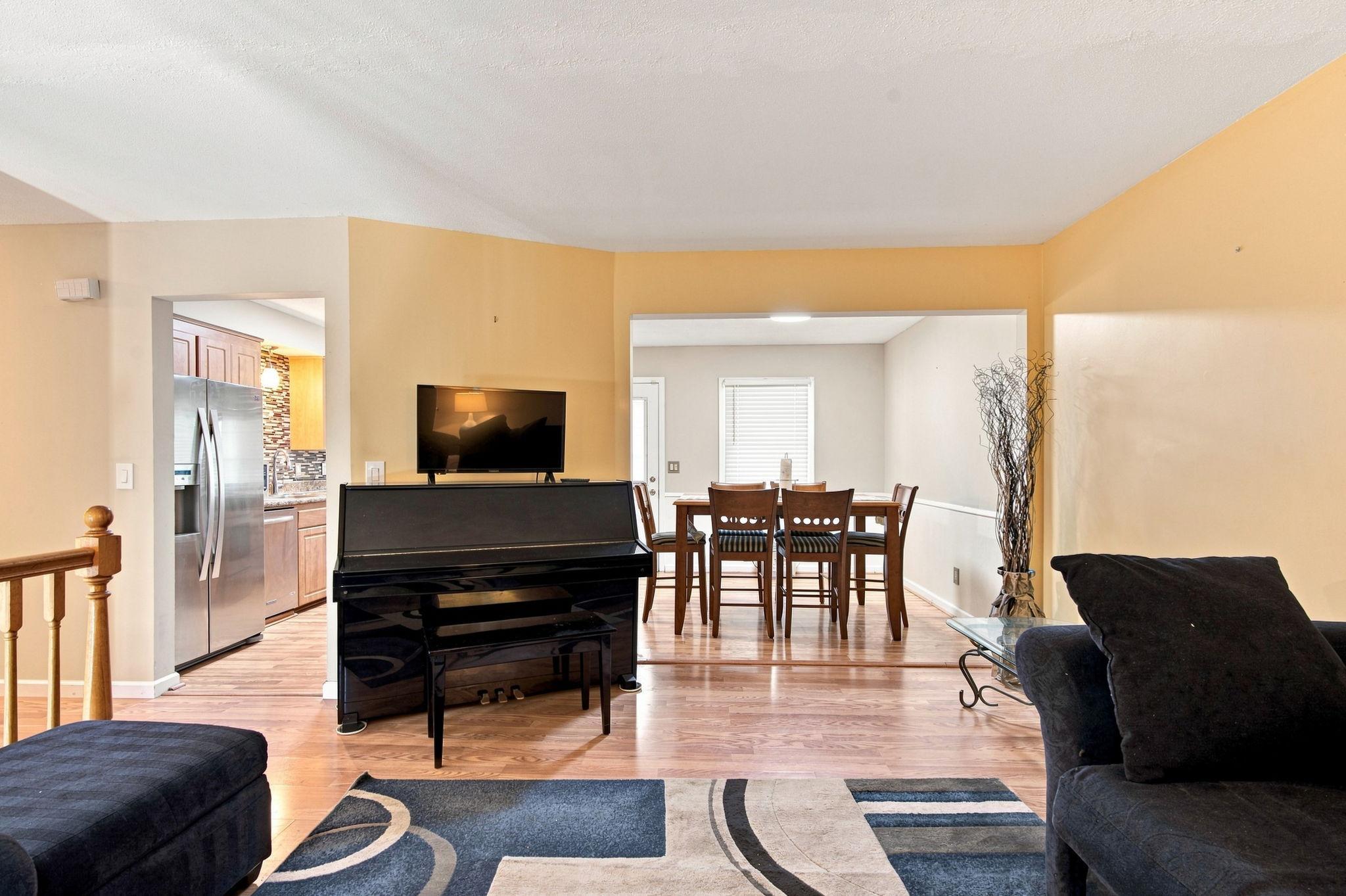 515 Westby Drive Ne Property Photo 4