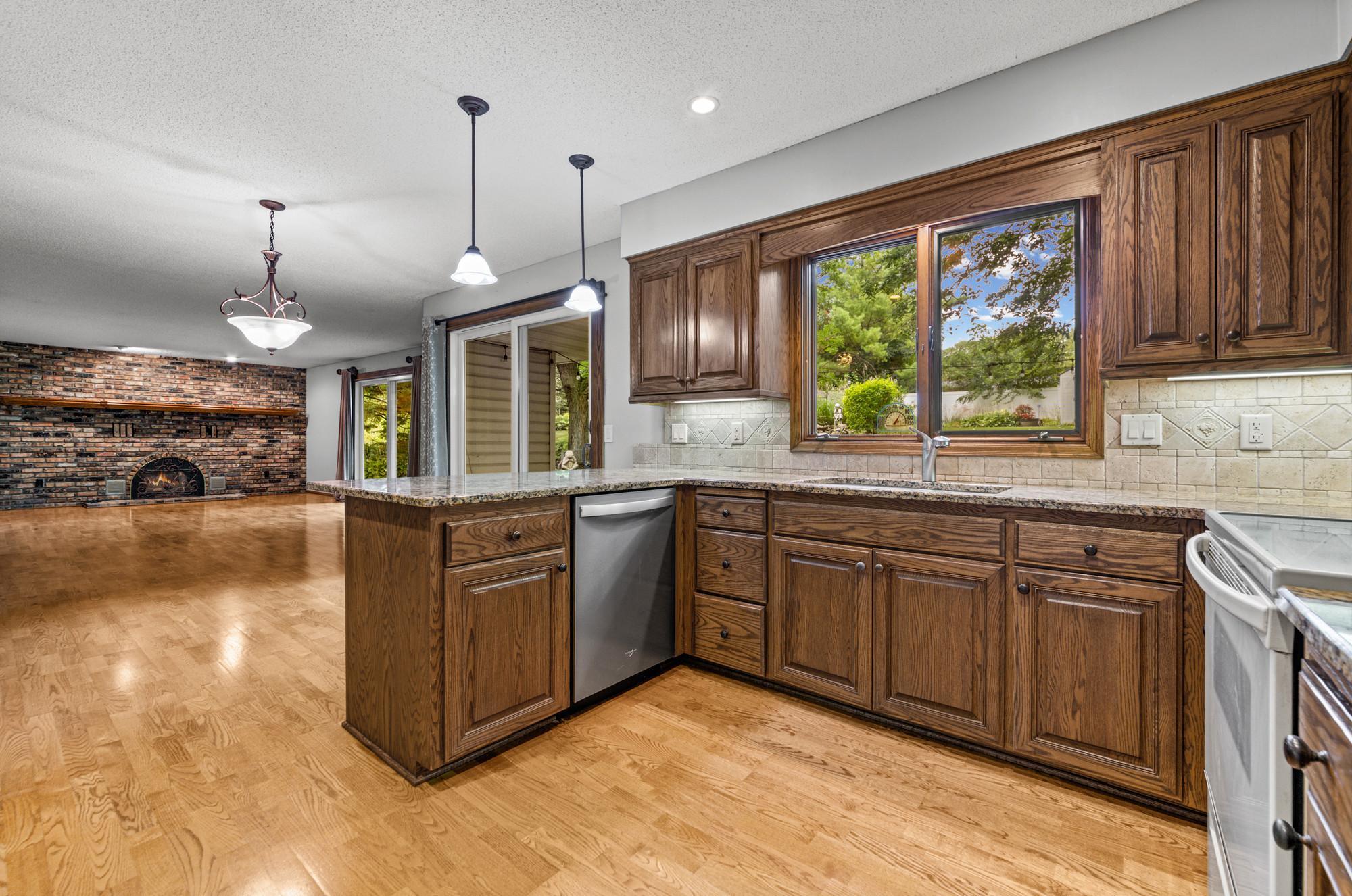 14136 Frontier Lane Property Photo 6