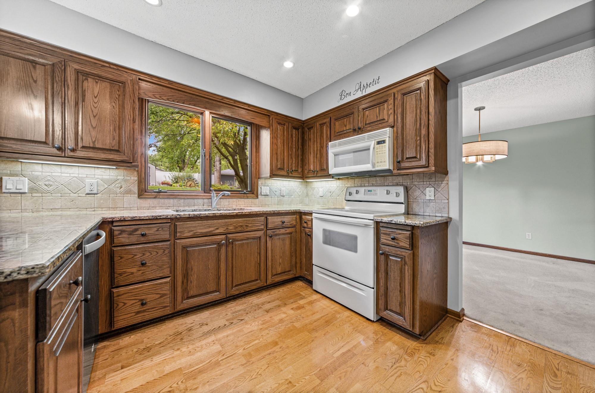 14136 Frontier Lane Property Photo 9