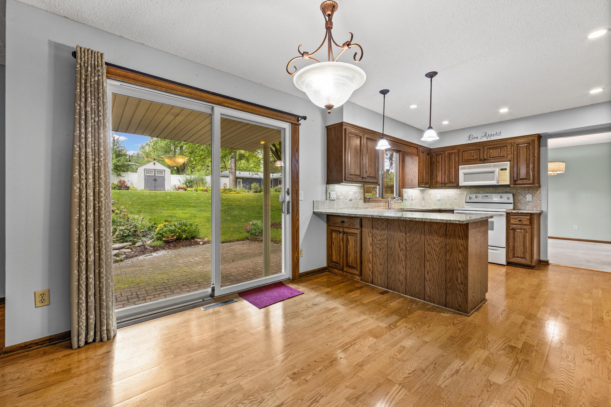 14136 Frontier Lane Property Photo 11