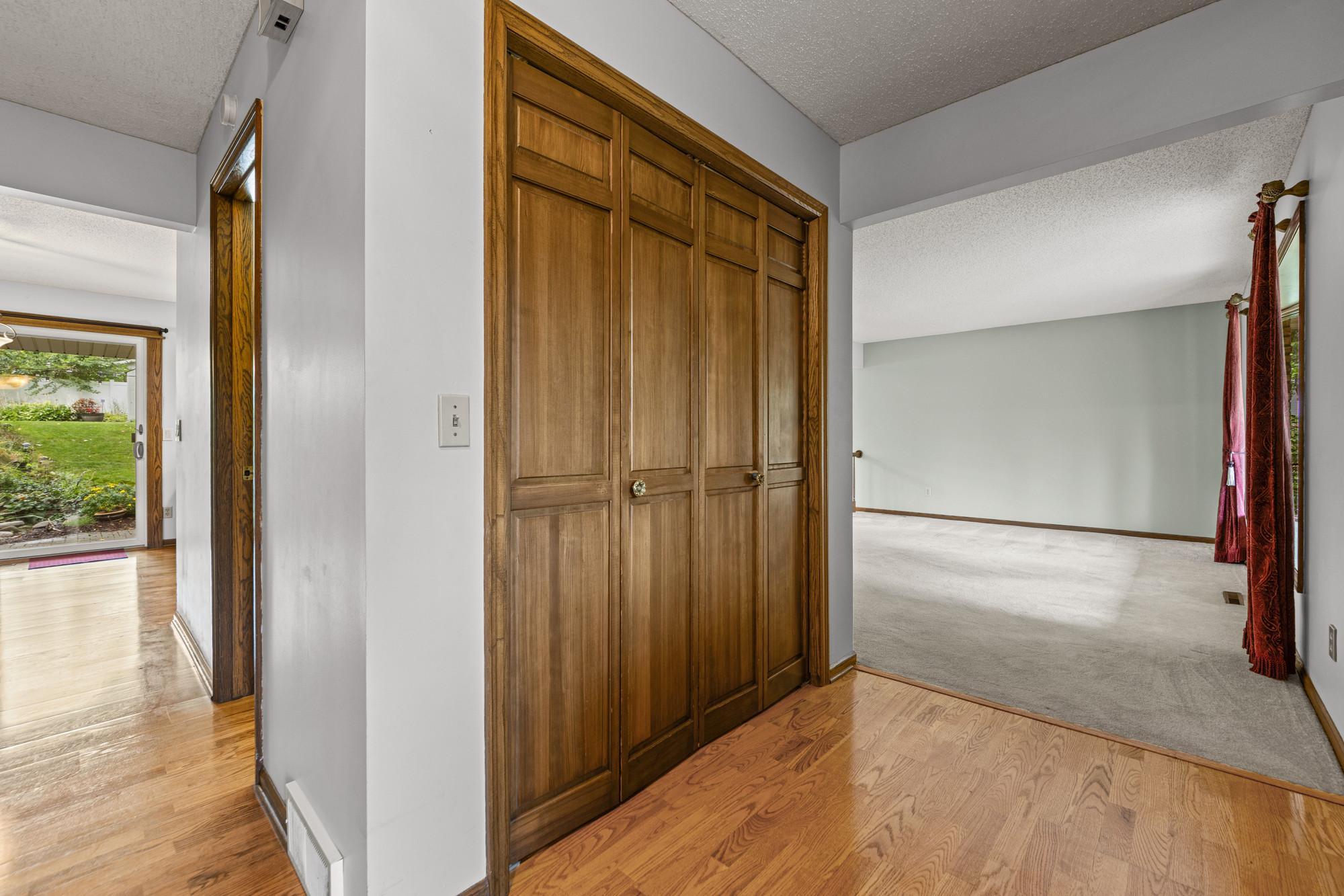 14136 Frontier Lane Property Photo 17