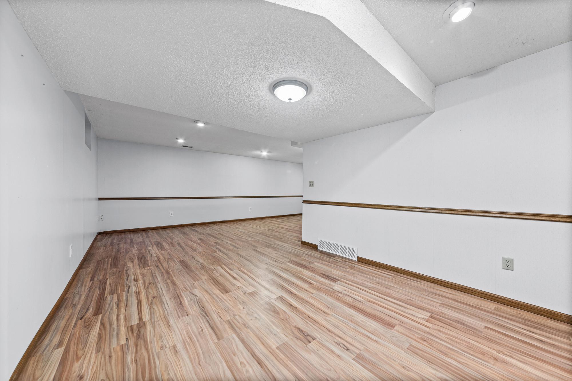 14136 Frontier Lane Property Photo 32