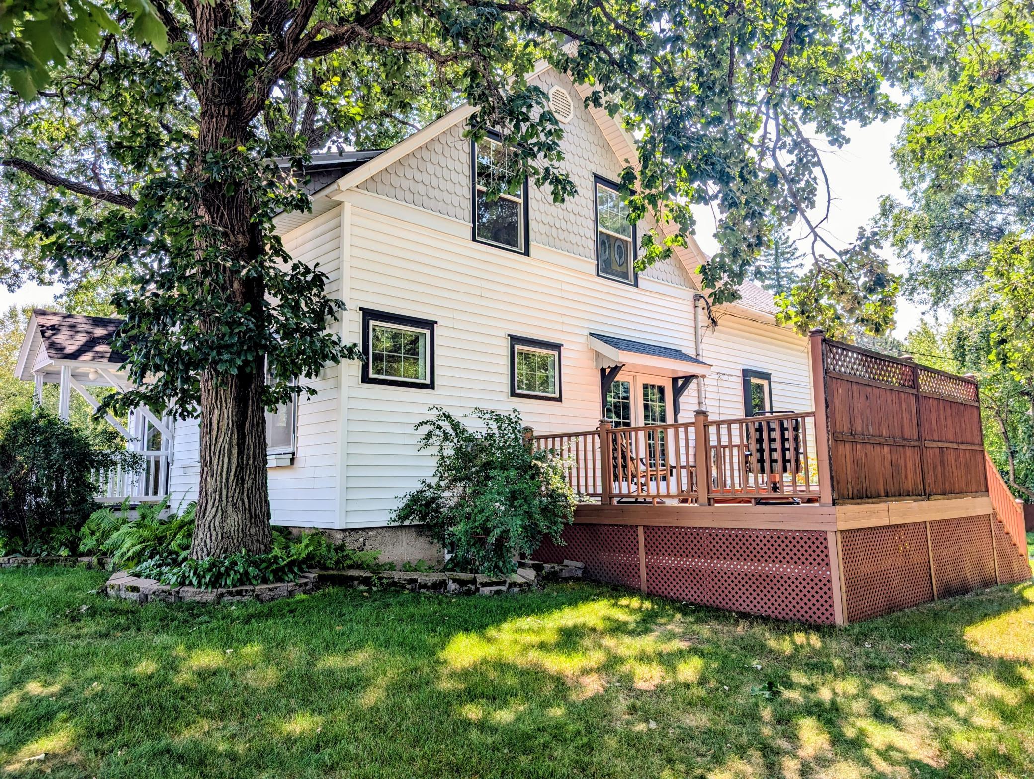 525 2nd Avenue Se Property Photo 8