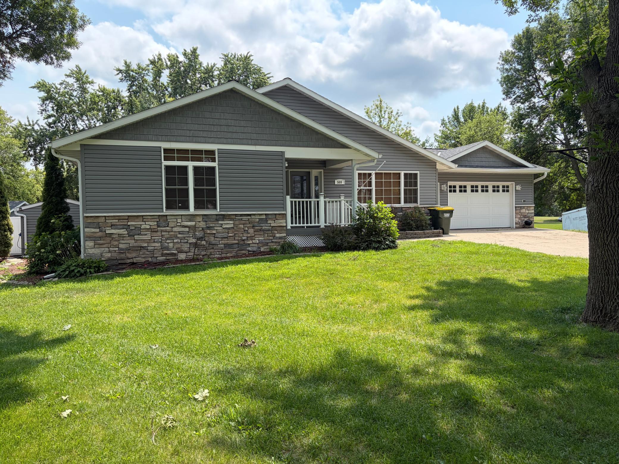 509 1st Avenue S Property Photo 1