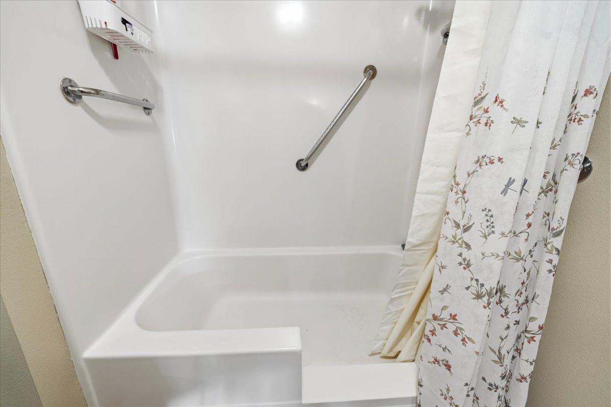912 Hawthorne Street 104 Property Photo 29