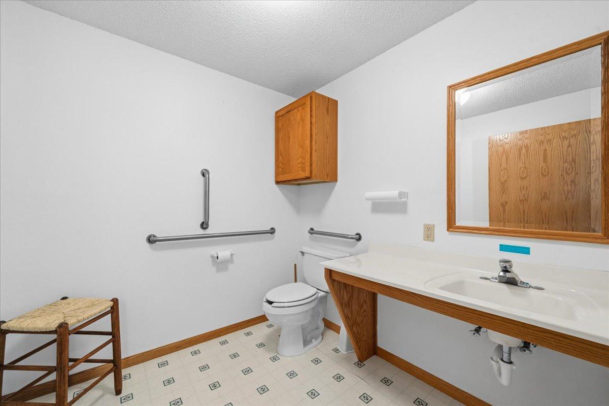 912 Hawthorne Street 104 Property Photo 33