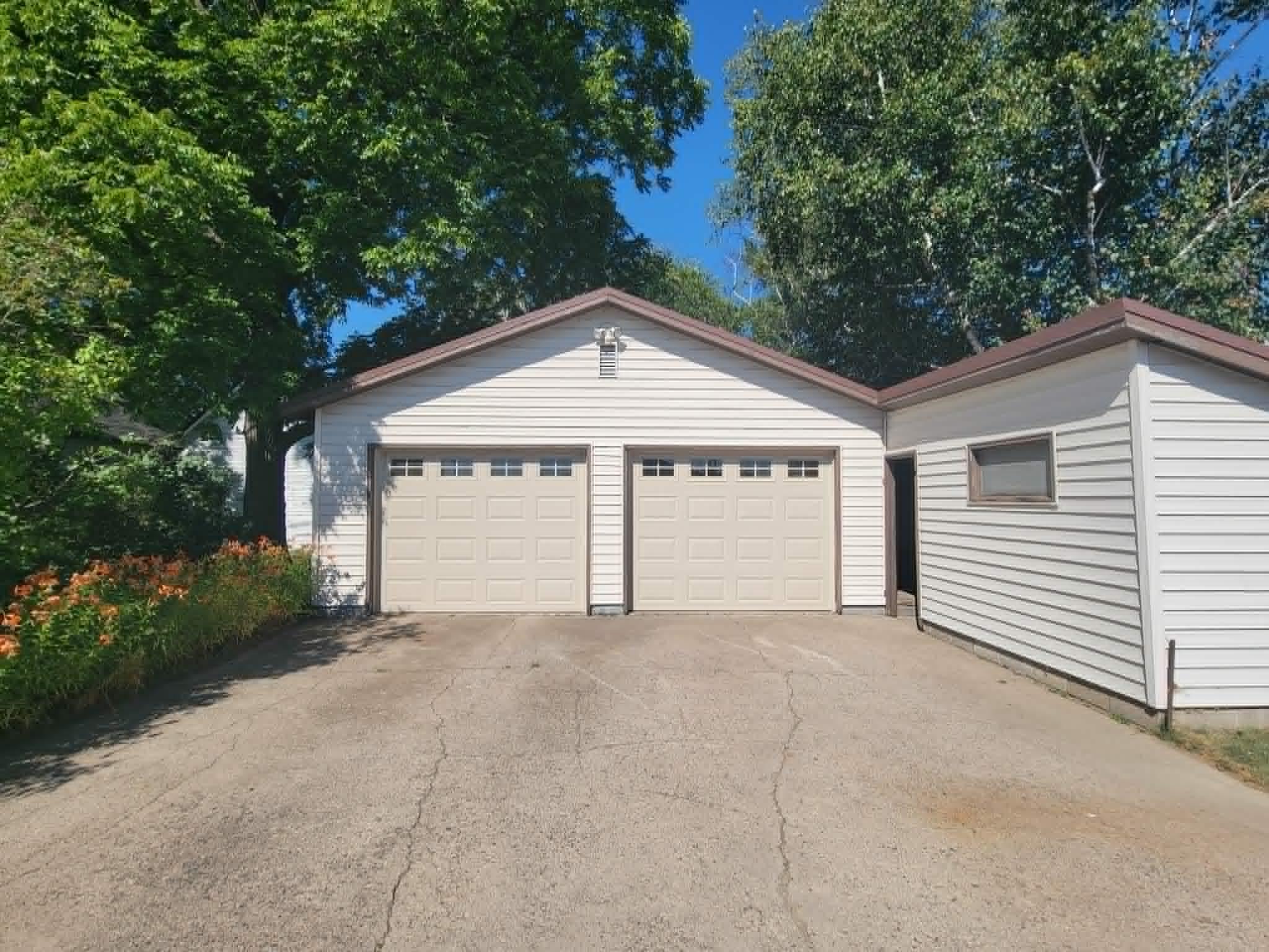 460 4th Avenue S Property Photo 5