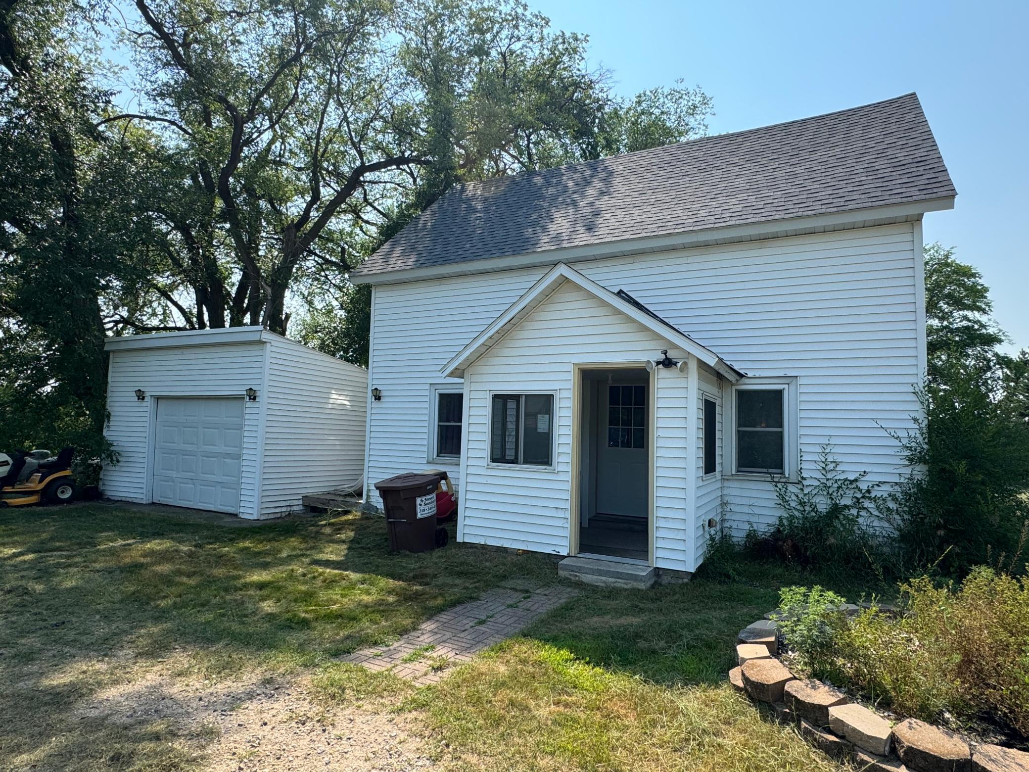 44870 County Highway 14 Property Photo 1