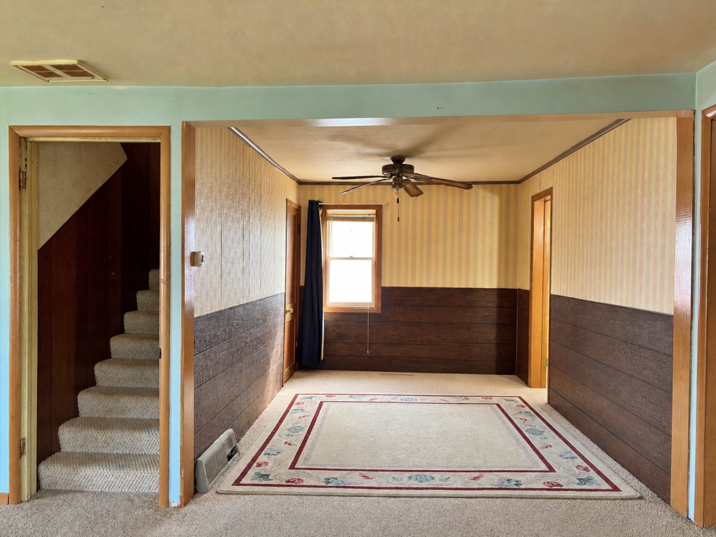 614 2nd Street W Property Photo 8