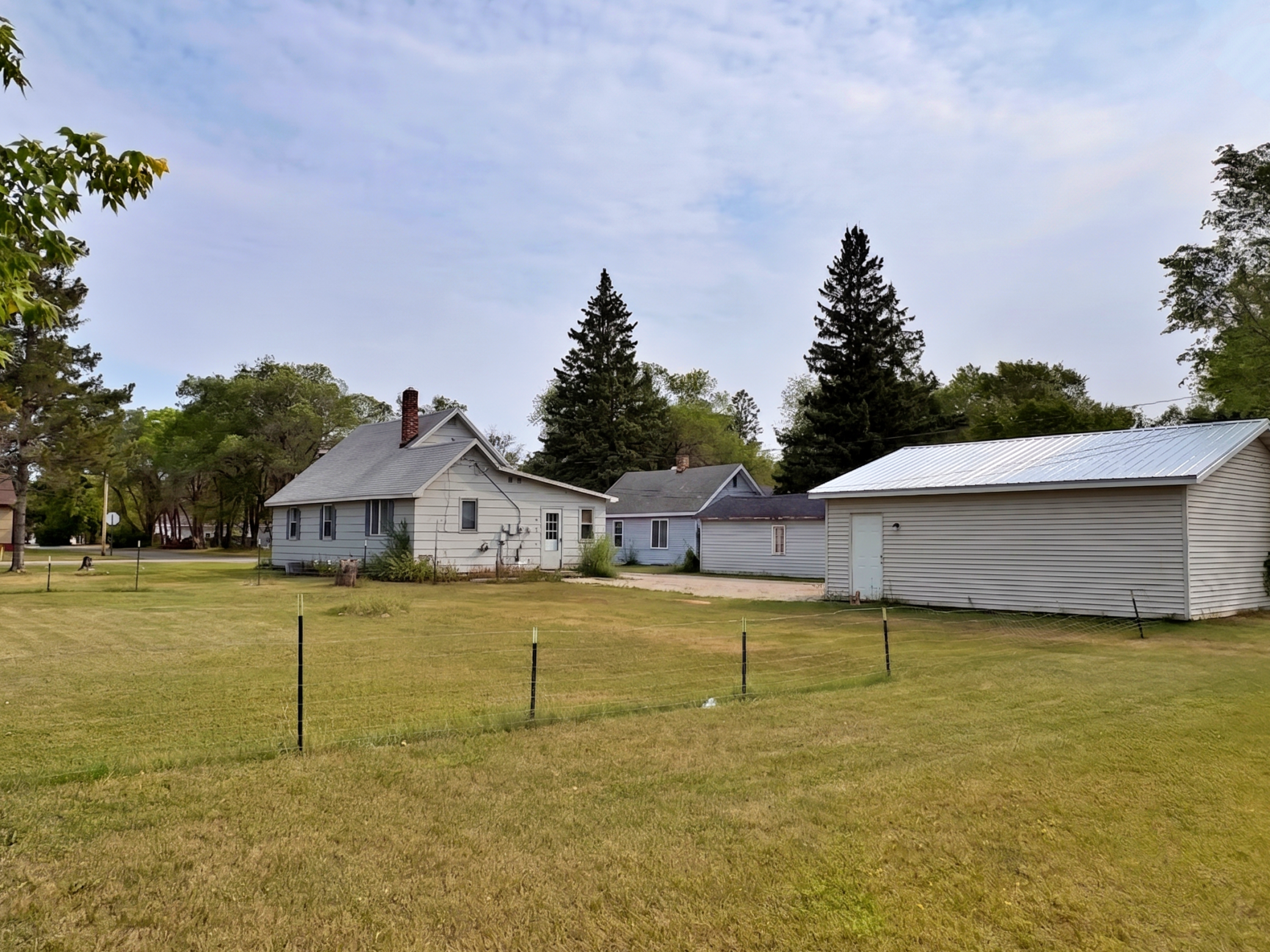 614 2nd Street W Property Photo 20