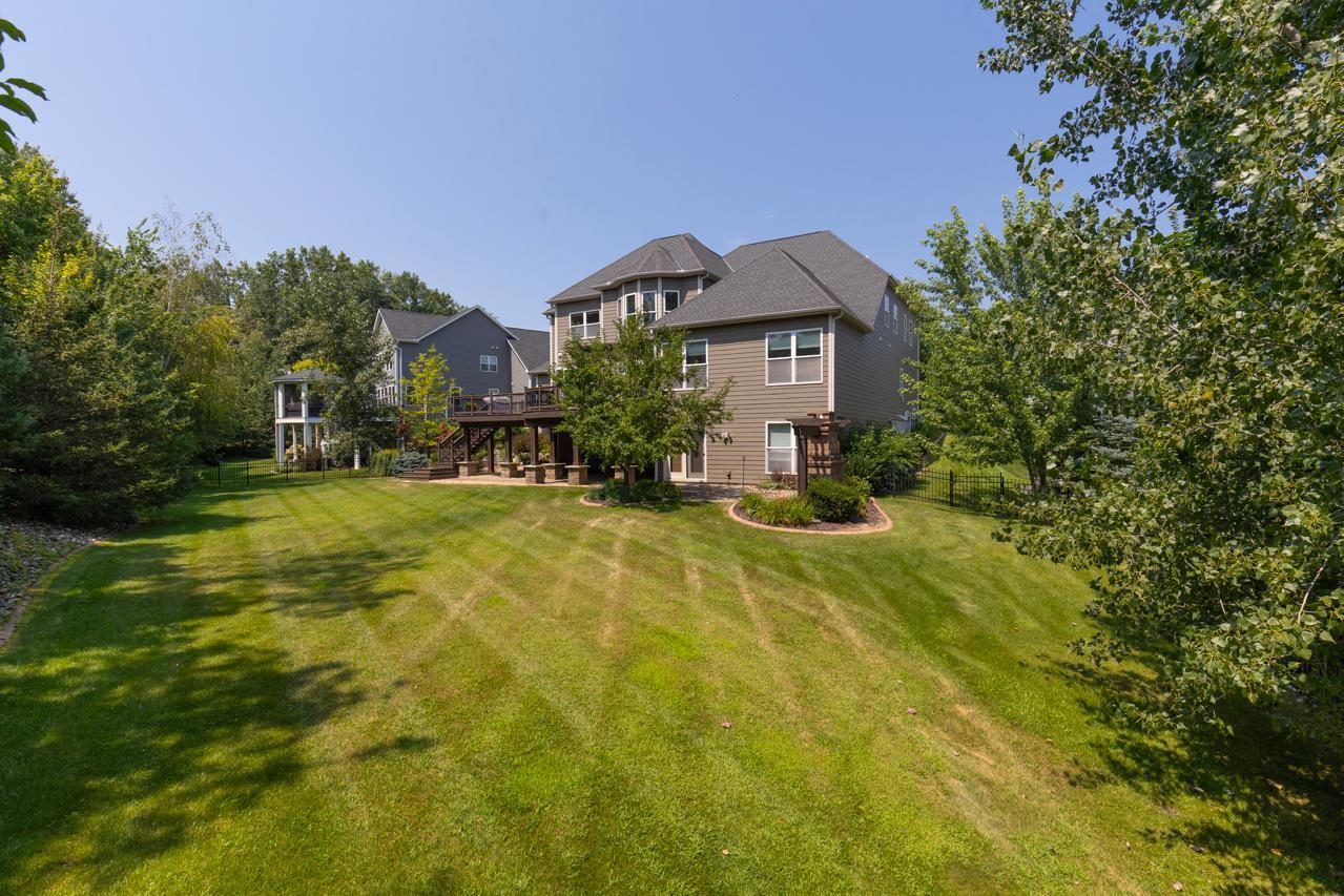 10033 Frederick Place Property Photo 3