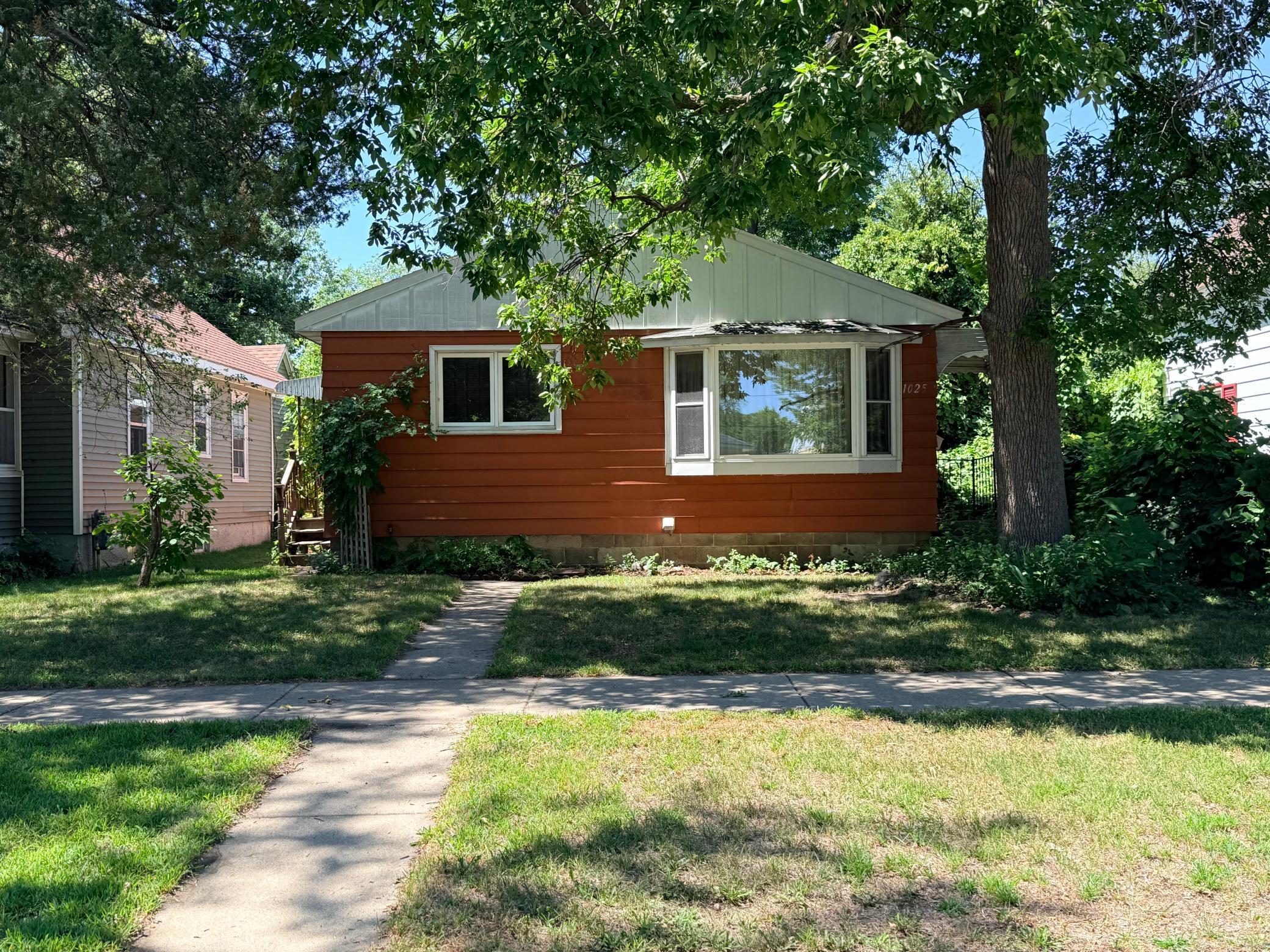 1025 11th Avenue S Property Photo 1